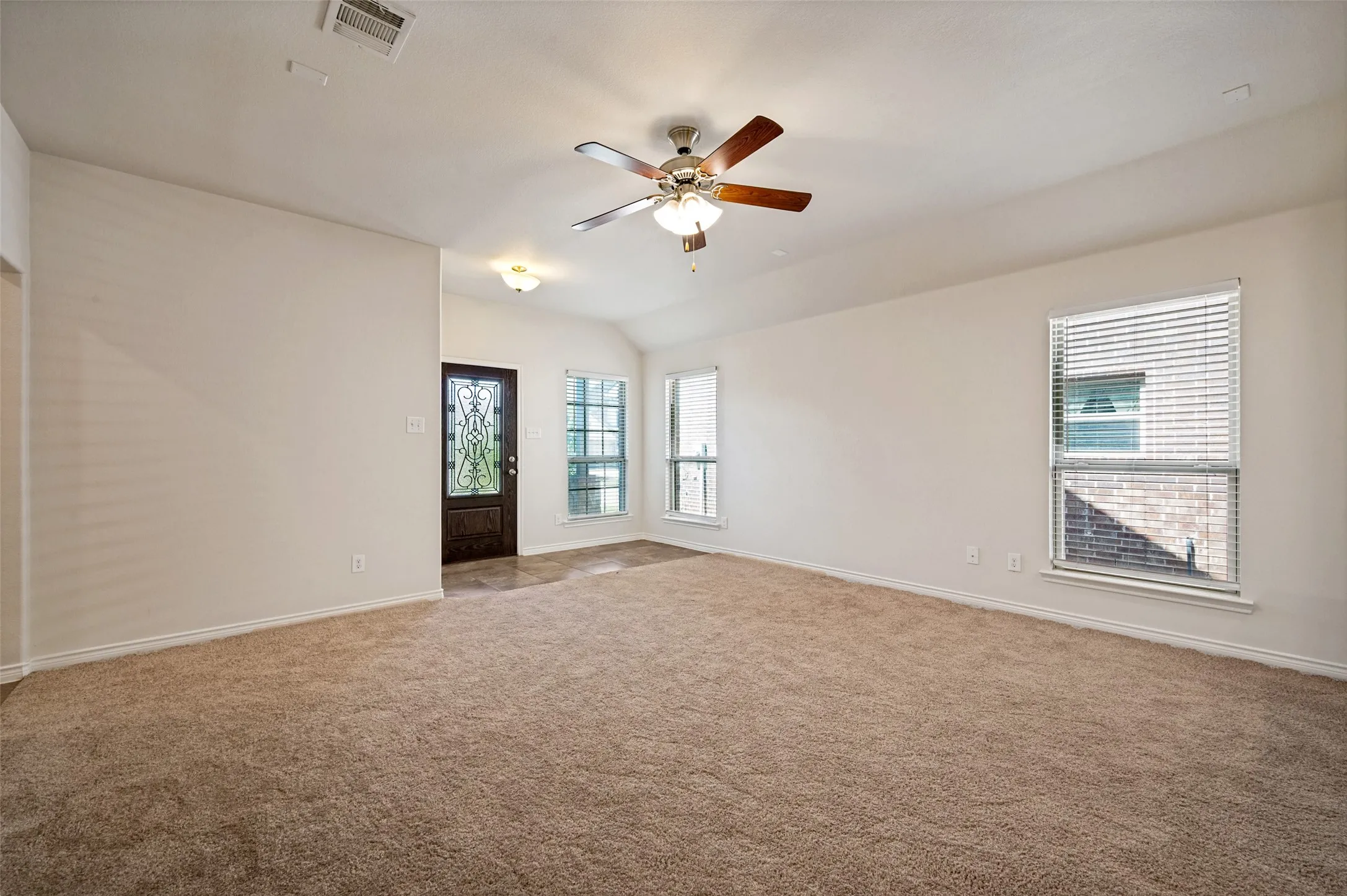 Single Family Residence For Rent in Collin County , 10316 Cotulla Place, Mc Kinney, Texas 75071, 3 Bedroom, 2 Bathroom, 2 Garage spaces, 1,405 Sqft, built in 2018, mls#21363573, Real Estate Agent in Mc Kinney, Homes For Rent in Collin county, Homes For Rent in Mc Kinney, Realtor in Mc Kinney Texas, Real Estate Brokerage Independent Realty Texas, Luminita Cordes Realtor