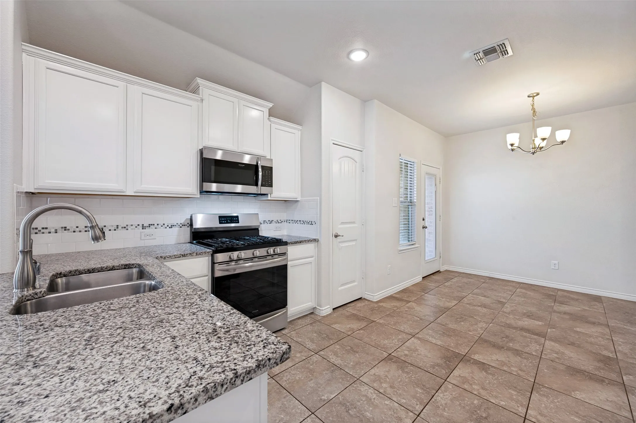 Single Family Residence For Rent in Collin County , 10316 Cotulla Place, Mc Kinney, Texas 75071, 3 Bedroom, 2 Bathroom, 2 Garage spaces, 1,405 Sqft, built in 2018, mls#21363573, Real Estate Agent in Mc Kinney, Homes For Rent in Collin county, Homes For Rent in Mc Kinney, Realtor in Mc Kinney Texas, Real Estate Brokerage Independent Realty Texas, Luminita Cordes Realtor