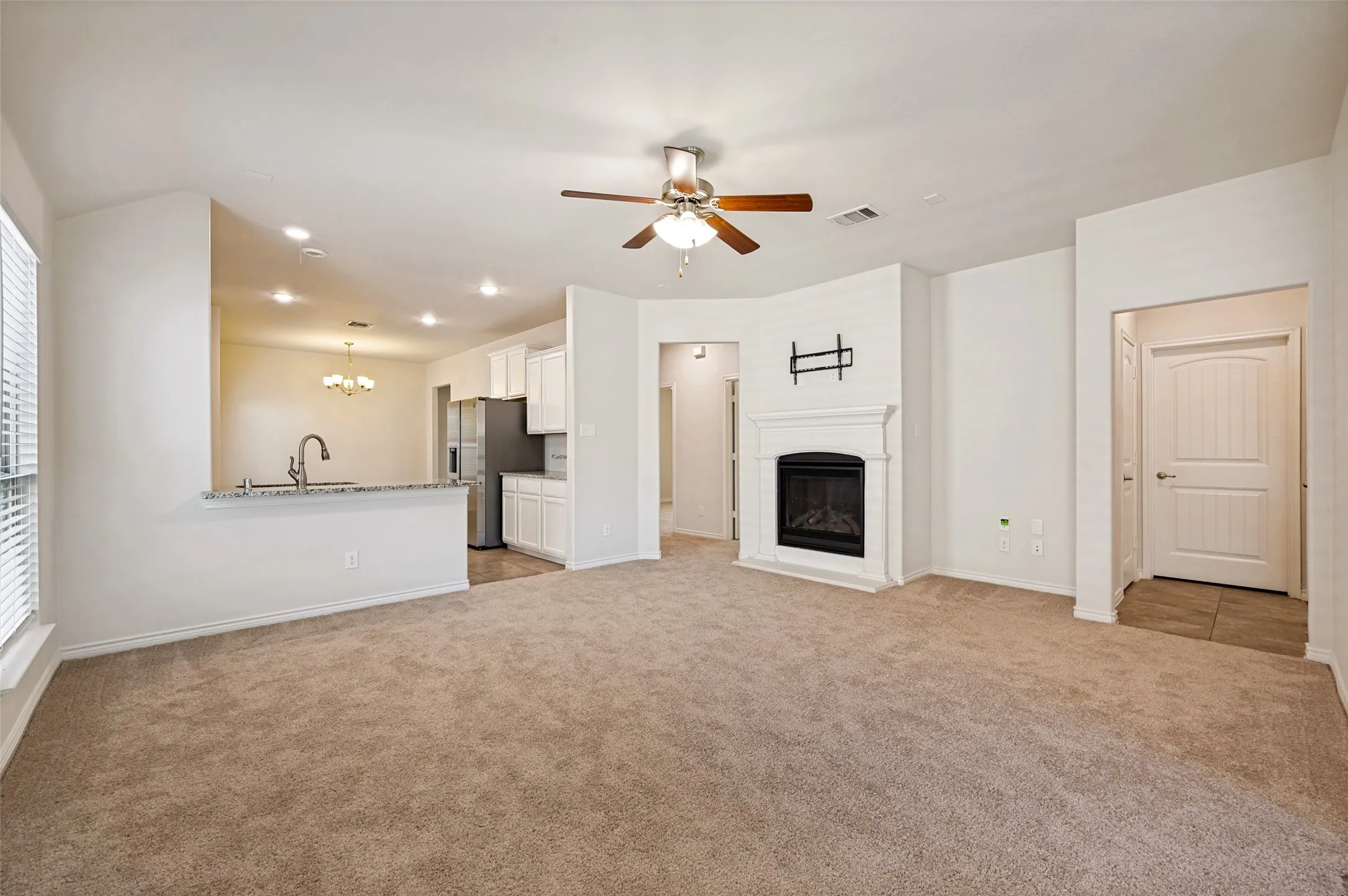 Single Family Residence For Rent in Collin County , 10316 Cotulla Place, Mc Kinney, Texas 75071, 3 Bedroom, 2 Bathroom, 2 Garage spaces, 1,405 Sqft, built in 2018, mls#21363573, Real Estate Agent in Mc Kinney, Homes For Rent in Collin county, Homes For Rent in Mc Kinney, Realtor in Mc Kinney Texas, Real Estate Brokerage Independent Realty Texas, Luminita Cordes Realtor