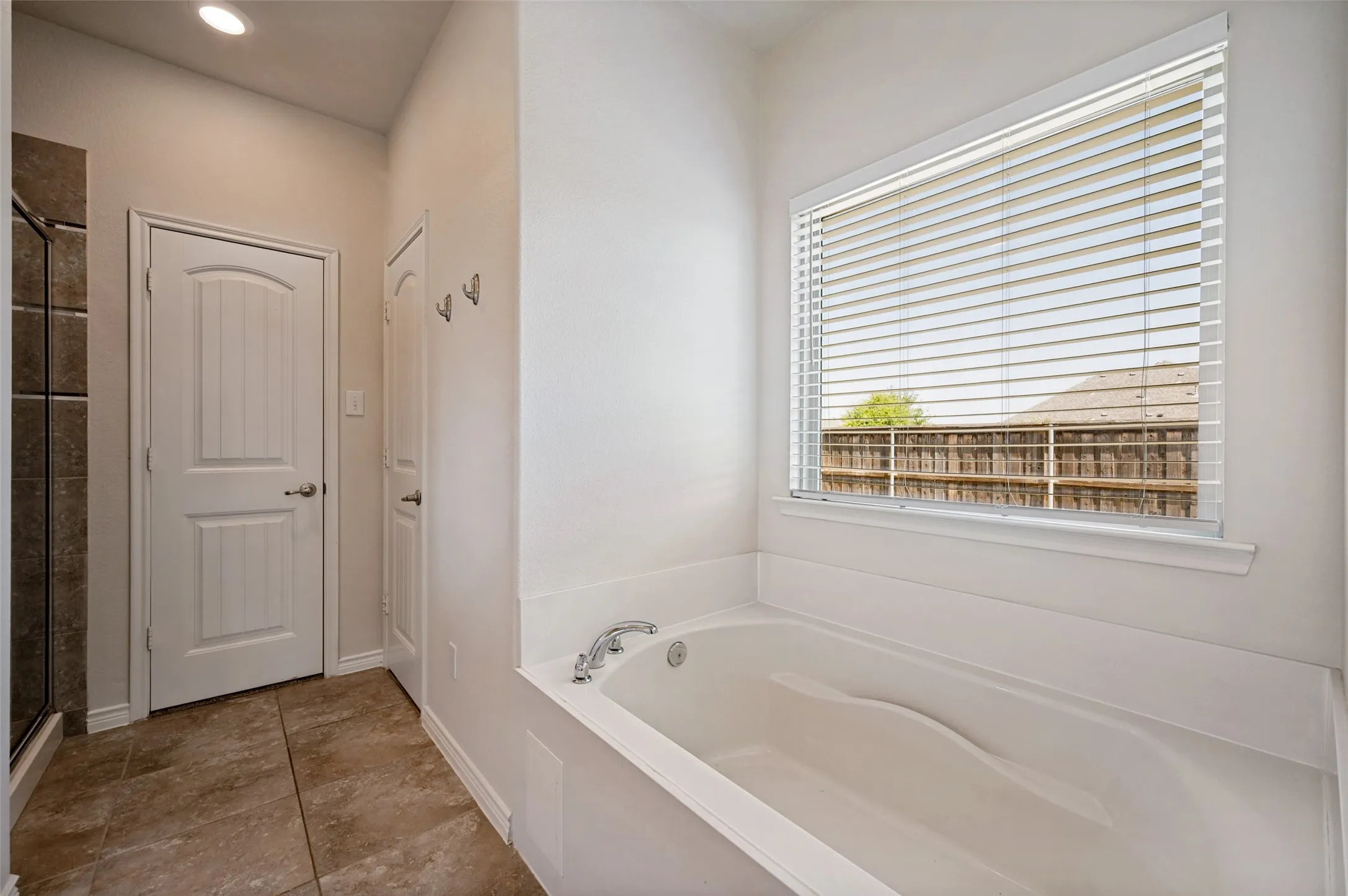 Single Family Residence For Rent in Collin County , 10316 Cotulla Place, Mc Kinney, Texas 75071, 3 Bedroom, 2 Bathroom, 2 Garage spaces, 1,405 Sqft, built in 2018, mls#21363573, Real Estate Agent in Mc Kinney, Homes For Rent in Collin county, Homes For Rent in Mc Kinney, Realtor in Mc Kinney Texas, Real Estate Brokerage Independent Realty Texas, Luminita Cordes Realtor