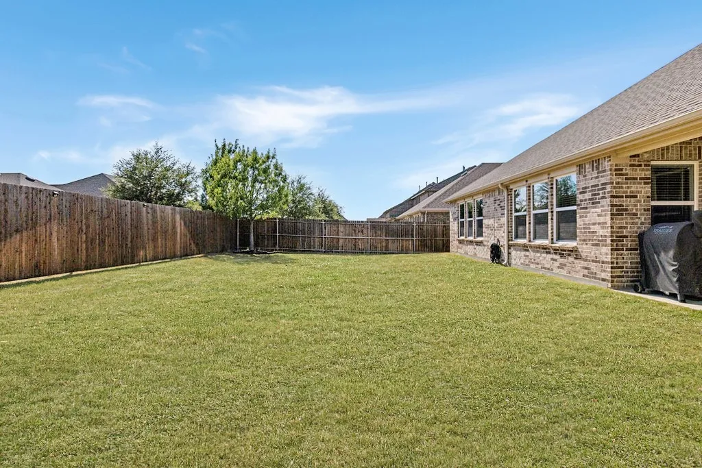 Single Family Residence For Sale in Collin County , 3729 Holley Ridge Way, Mc Kinney, Texas 75071, 3 Bedroom, 2 Bathroom, 2 Garage spaces, 2,351 Sqft, built in 2019, mls#21363395, Real Estate Agent in Mc Kinney, Homes For Sale in Collin county, Homes For Sale in Mc Kinney, Realtor in Mc Kinney Texas, Real Estate Brokerage Independent Realty Texas, Luminita Cordes Realtor