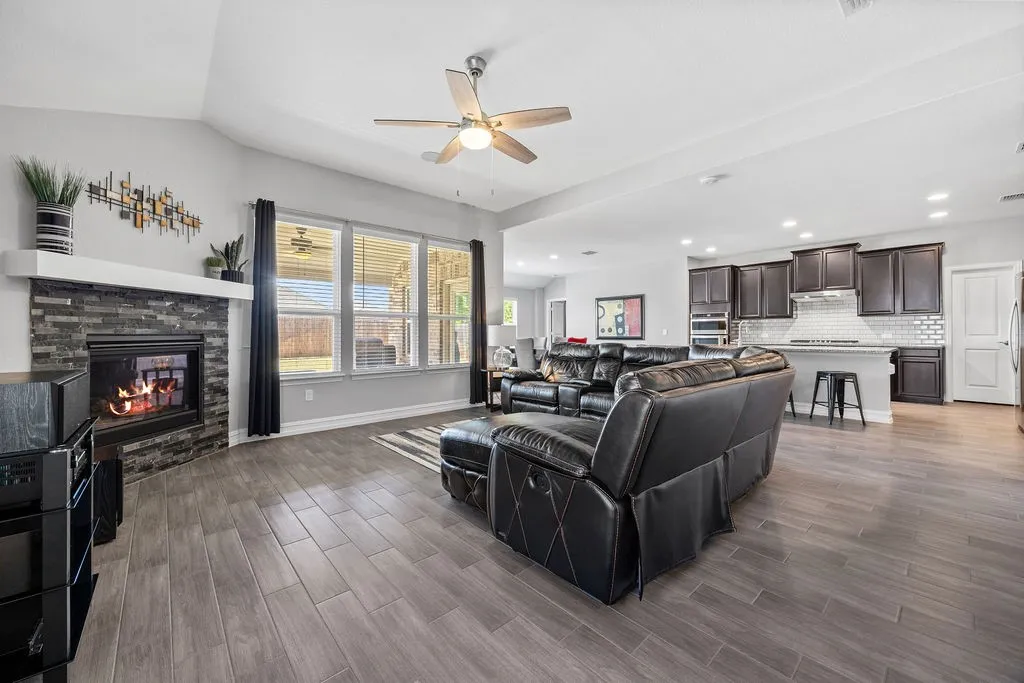 Single Family Residence For Sale in Collin County , 3729 Holley Ridge Way, Mc Kinney, Texas 75071, 3 Bedroom, 2 Bathroom, 2 Garage spaces, 2,351 Sqft, built in 2019, mls#21363395, Real Estate Agent in Mc Kinney, Homes For Sale in Collin county, Homes For Sale in Mc Kinney, Realtor in Mc Kinney Texas, Real Estate Brokerage Independent Realty Texas, Luminita Cordes Realtor