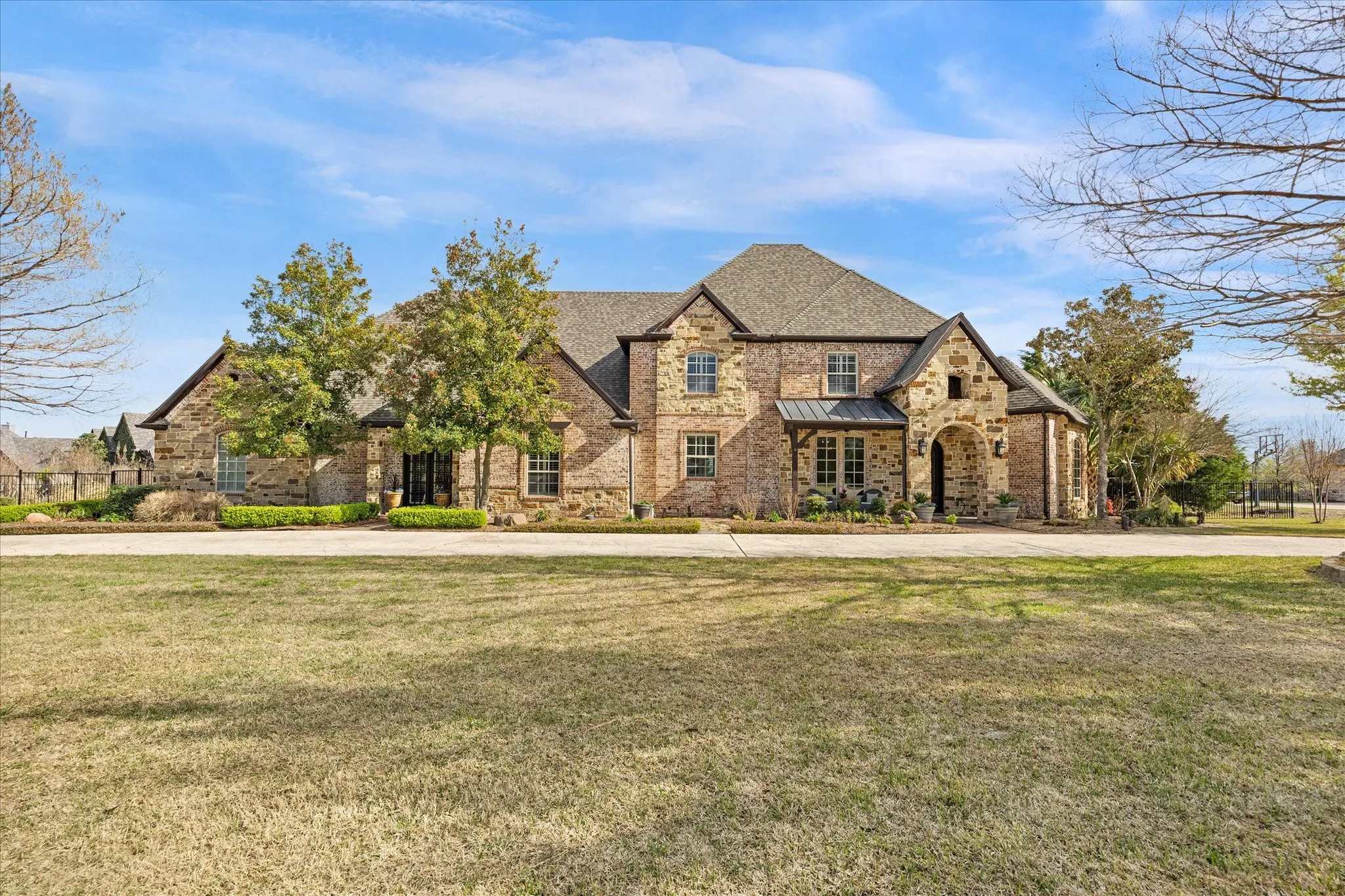 Single Family Residence For Sale in Rockwall County , 161 Ridgemont Drive, Heath, Texas 75126, 6 Bedroom, 5 Bathroom, 4 Garage spaces, 5,633 Sqft, built in 2002, mls#21366301, Real Estate Agent in Heath, Homes For Sale in Rockwall county, Homes For Sale in Heath, Realtor in Heath Texas, Real Estate Brokerage Independent Realty Texas, Luminita Cordes Realtor