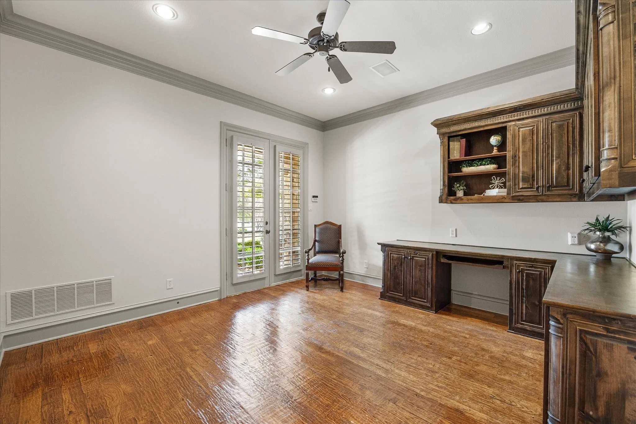 Single Family Residence For Sale in Rockwall County , 161 Ridgemont Drive, Heath, Texas 75126, 6 Bedroom, 5 Bathroom, 4 Garage spaces, 5,633 Sqft, built in 2002, mls#21366301, Real Estate Agent in Heath, Homes For Sale in Rockwall county, Homes For Sale in Heath, Realtor in Heath Texas, Real Estate Brokerage Independent Realty Texas, Luminita Cordes Realtor