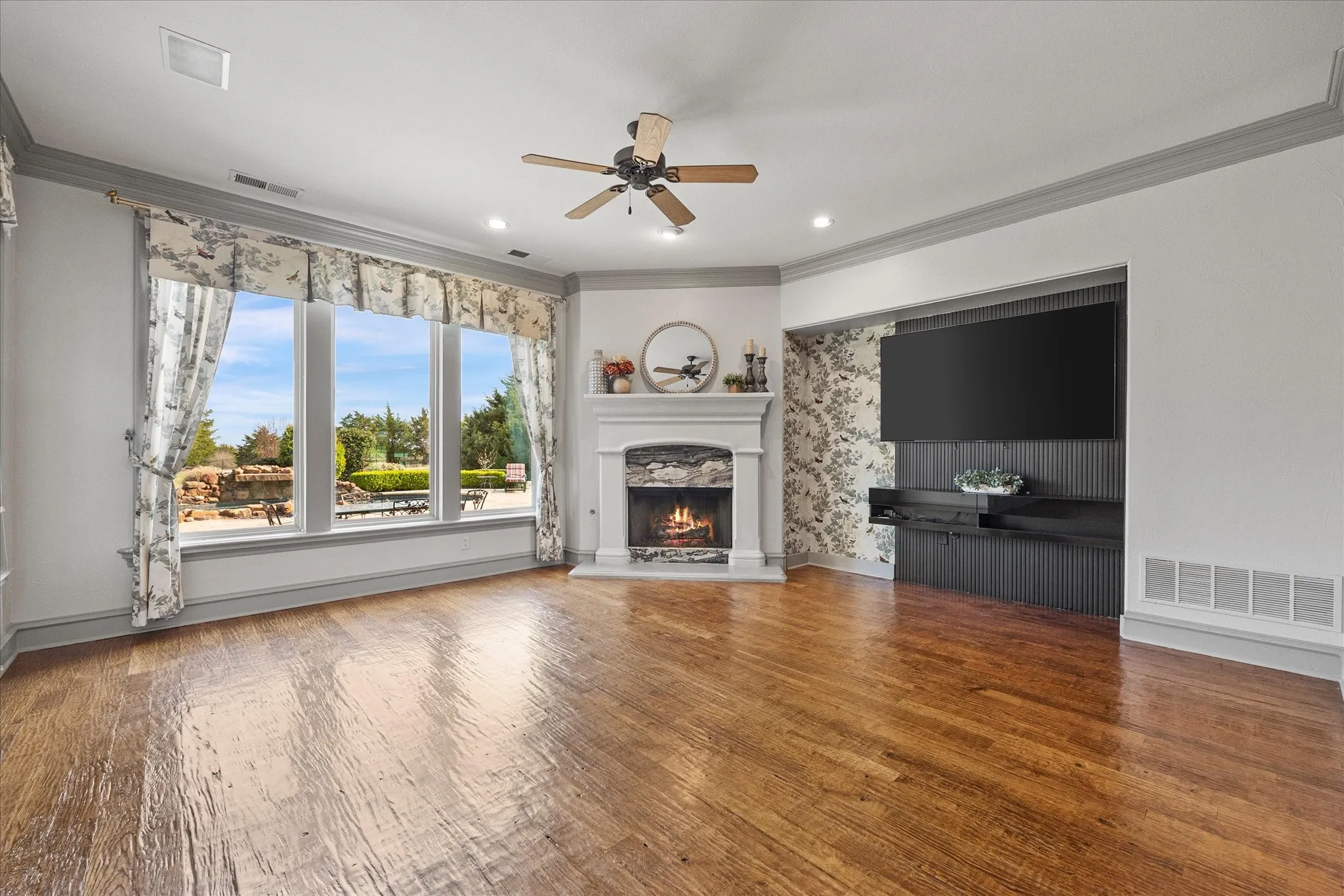 Single Family Residence For Sale in Rockwall County , 161 Ridgemont Drive, Heath, Texas 75126, 6 Bedroom, 5 Bathroom, 4 Garage spaces, 5,633 Sqft, built in 2002, mls#21366301, Real Estate Agent in Heath, Homes For Sale in Rockwall county, Homes For Sale in Heath, Realtor in Heath Texas, Real Estate Brokerage Independent Realty Texas, Luminita Cordes Realtor