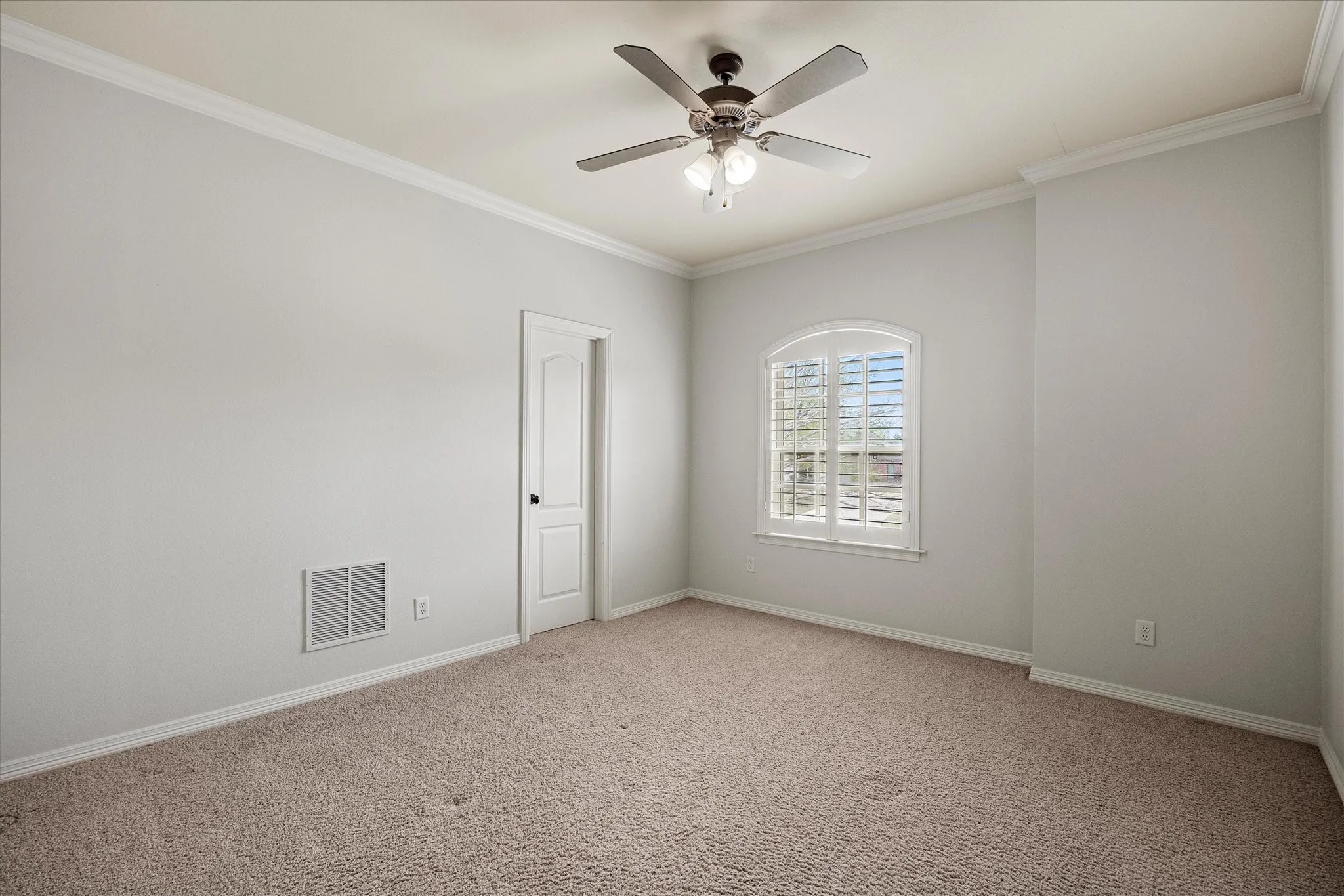 Single Family Residence For Sale in Rockwall County , 161 Ridgemont Drive, Heath, Texas 75126, 6 Bedroom, 5 Bathroom, 4 Garage spaces, 5,633 Sqft, built in 2002, mls#21366301, Real Estate Agent in Heath, Homes For Sale in Rockwall county, Homes For Sale in Heath, Realtor in Heath Texas, Real Estate Brokerage Independent Realty Texas, Luminita Cordes Realtor