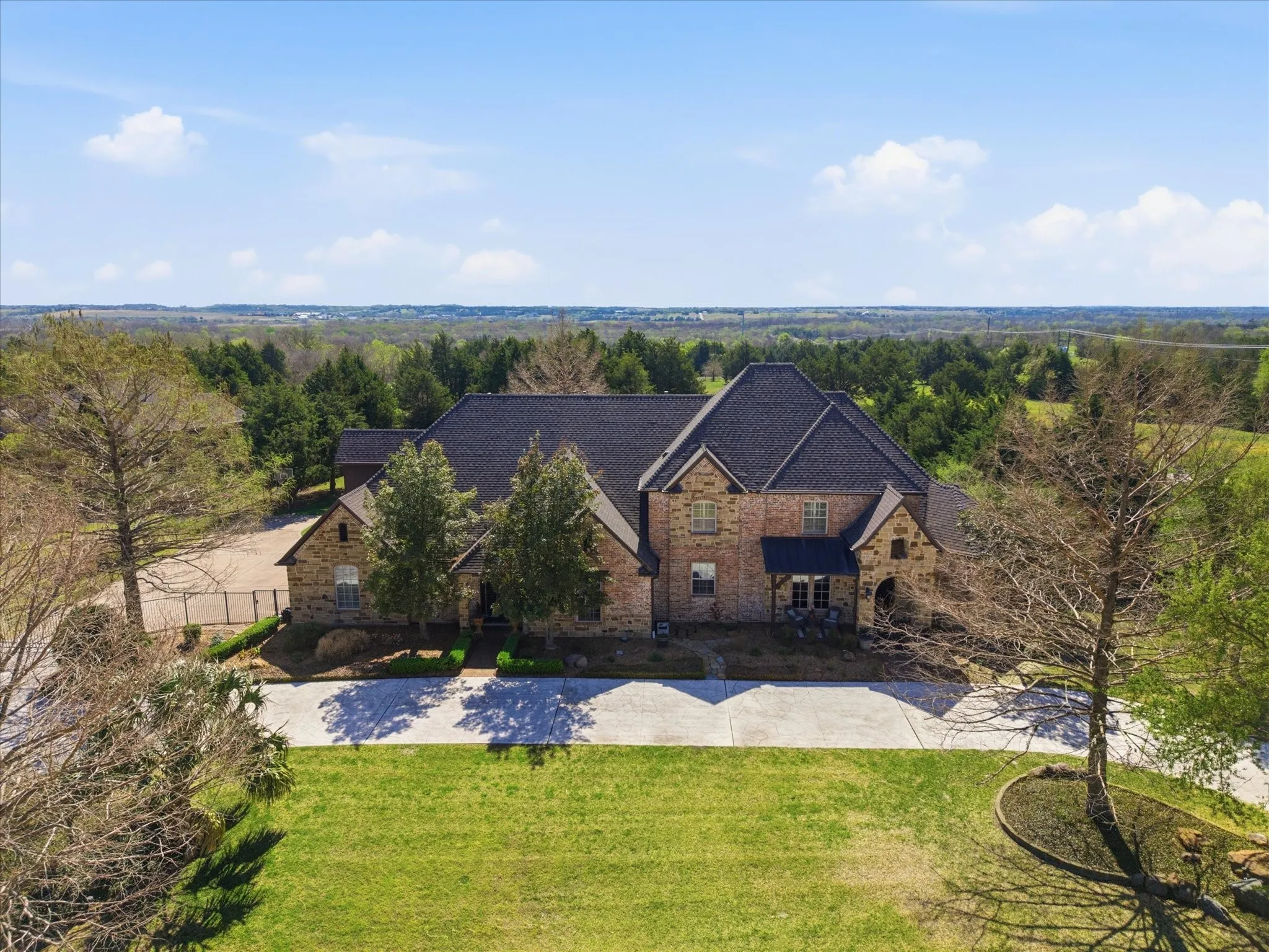 Single Family Residence For Sale in Rockwall County , 161 Ridgemont Drive, Heath, Texas 75126, 6 Bedroom, 5 Bathroom, 4 Garage spaces, 5,633 Sqft, built in 2002, mls#21366301, Real Estate Agent in Heath, Homes For Sale in Rockwall county, Homes For Sale in Heath, Realtor in Heath Texas, Real Estate Brokerage Independent Realty Texas, Luminita Cordes Realtor