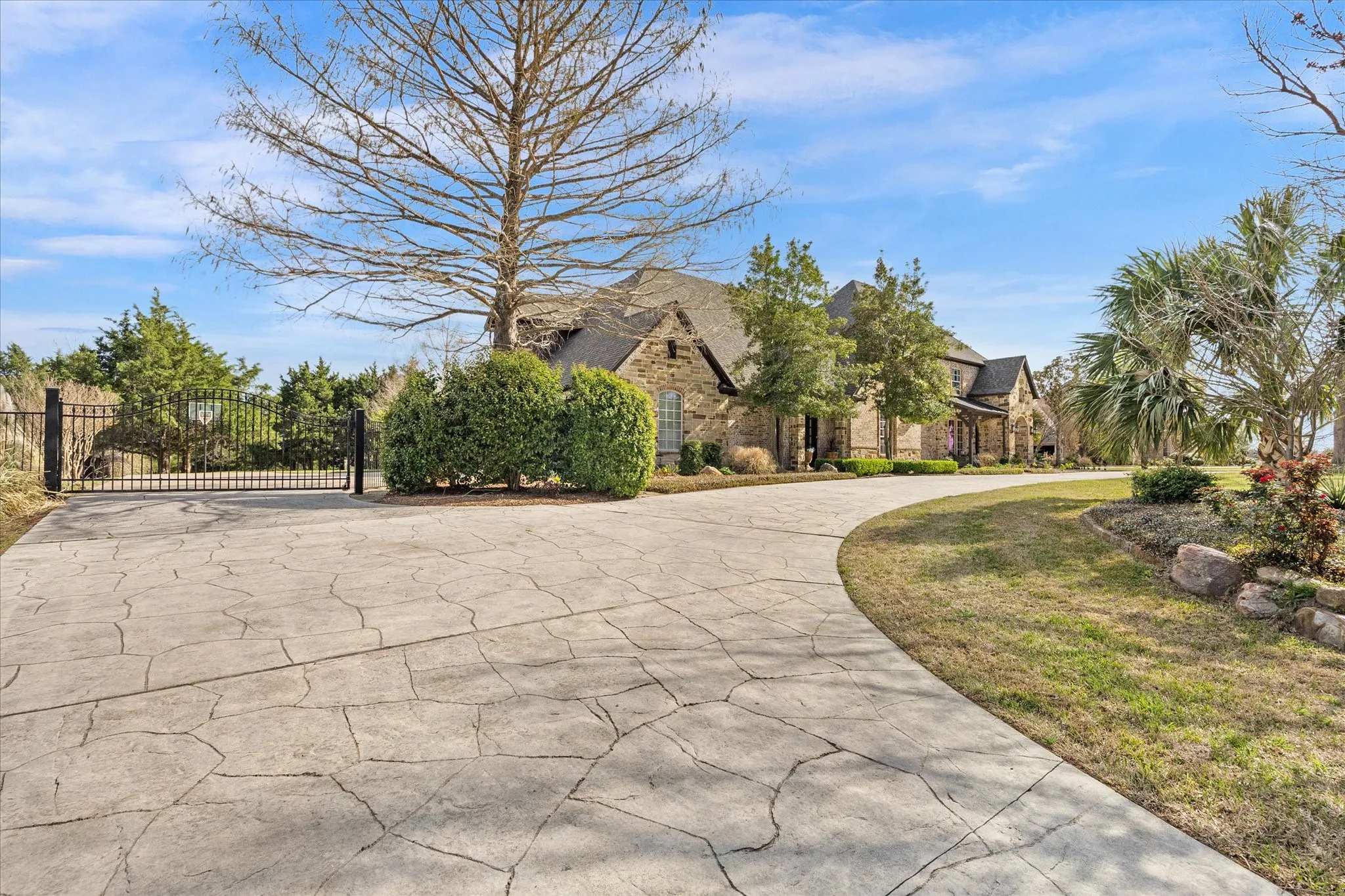 Single Family Residence For Sale in Rockwall County , 161 Ridgemont Drive, Heath, Texas 75126, 6 Bedroom, 5 Bathroom, 4 Garage spaces, 5,633 Sqft, built in 2002, mls#21366301, Real Estate Agent in Heath, Homes For Sale in Rockwall county, Homes For Sale in Heath, Realtor in Heath Texas, Real Estate Brokerage Independent Realty Texas, Luminita Cordes Realtor