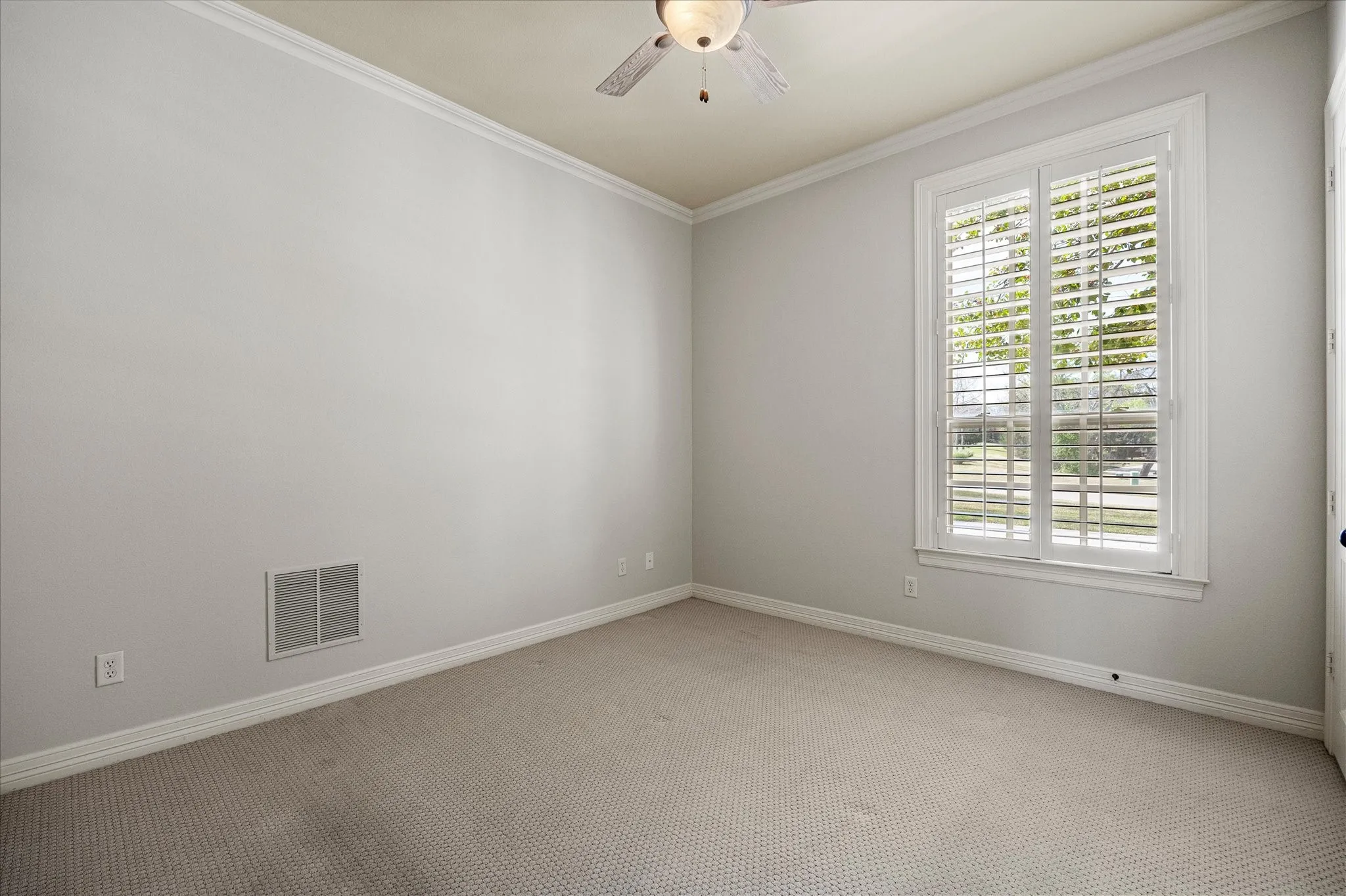 Single Family Residence For Sale in Rockwall County , 161 Ridgemont Drive, Heath, Texas 75126, 6 Bedroom, 5 Bathroom, 4 Garage spaces, 5,633 Sqft, built in 2002, mls#21366301, Real Estate Agent in Heath, Homes For Sale in Rockwall county, Homes For Sale in Heath, Realtor in Heath Texas, Real Estate Brokerage Independent Realty Texas, Luminita Cordes Realtor