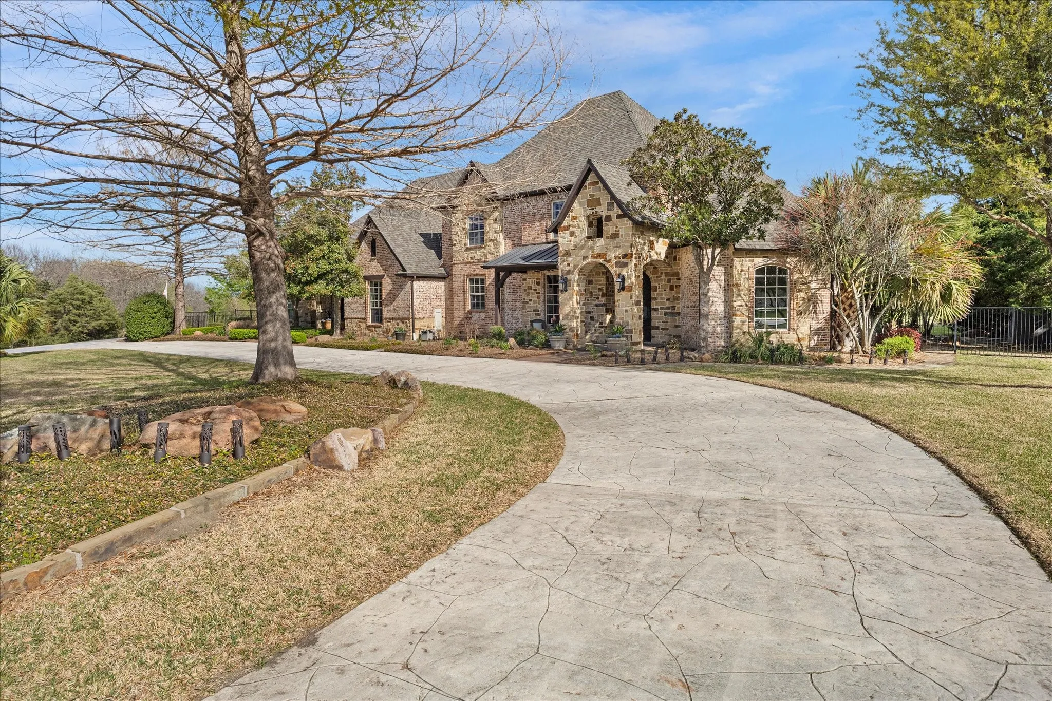 Single Family Residence For Sale in Rockwall County , 161 Ridgemont Drive, Heath, Texas 75126, 6 Bedroom, 5 Bathroom, 4 Garage spaces, 5,633 Sqft, built in 2002, mls#21366301, Real Estate Agent in Heath, Homes For Sale in Rockwall county, Homes For Sale in Heath, Realtor in Heath Texas, Real Estate Brokerage Independent Realty Texas, Luminita Cordes Realtor