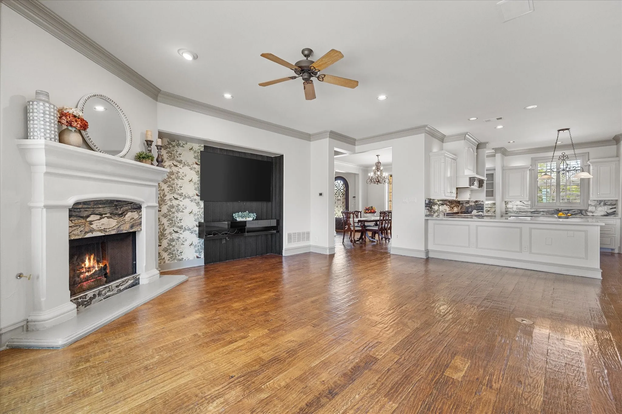 Single Family Residence For Sale in Rockwall County , 161 Ridgemont Drive, Heath, Texas 75126, 6 Bedroom, 5 Bathroom, 4 Garage spaces, 5,633 Sqft, built in 2002, mls#21366301, Real Estate Agent in Heath, Homes For Sale in Rockwall county, Homes For Sale in Heath, Realtor in Heath Texas, Real Estate Brokerage Independent Realty Texas, Luminita Cordes Realtor