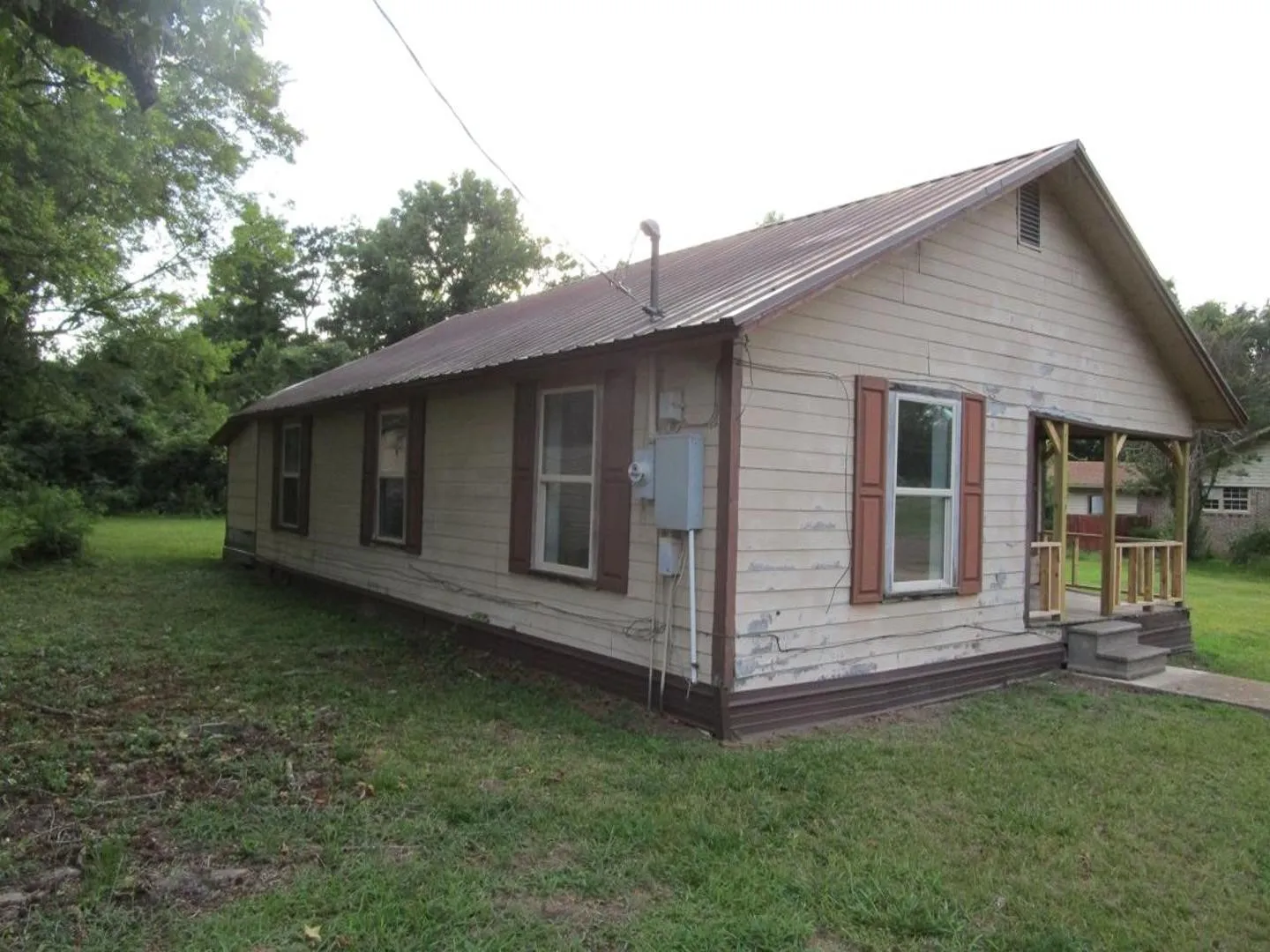 Single Family Residence For Sale in Cass County , 402 Dorsey Street, Linden, Texas 75563, 3 Bedroom, 1 Bathroom, Garage spaces, 927 Sqft, built in 1930, mls#21366410, Real Estate Agent in Linden, Homes For Sale in Cass county, Homes For Sale in Linden, Realtor in Linden Texas, Real Estate Brokerage Independent Realty Texas, Luminita Cordes Realtor