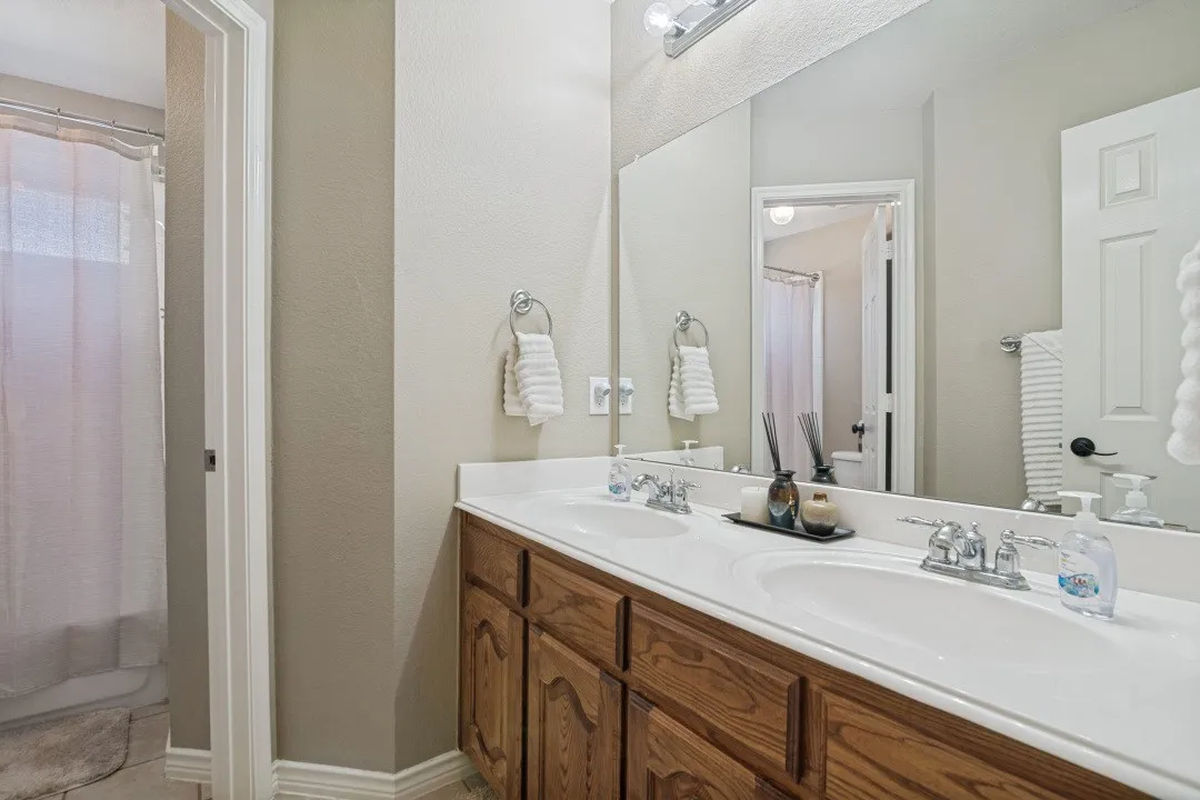 Single Family Residence For Sale in Collin County , 302 Highland Valley Court, Wylie, Texas 75098, 5 Bedroom, 4 Bathroom, 3 Garage spaces, 3,485 Sqft, built in 2005, mls#21364684, Real Estate Agent in Wylie, Homes For Sale in Collin county, Homes For Sale in Wylie, Realtor in Wylie Texas, Real Estate Brokerage Independent Realty Texas, Luminita Cordes Realtor