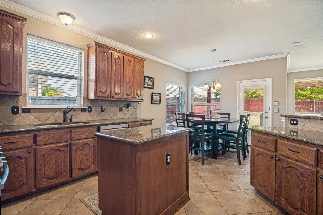 Single Family Residence For Sale in Collin County , 302 Highland Valley Court, Wylie, Texas 75098, 5 Bedroom, 4 Bathroom, 3 Garage spaces, 3,485 Sqft, built in 2005, mls#21364684, Real Estate Agent in Wylie, Homes For Sale in Collin county, Homes For Sale in Wylie, Realtor in Wylie Texas, Real Estate Brokerage Independent Realty Texas, Luminita Cordes Realtor