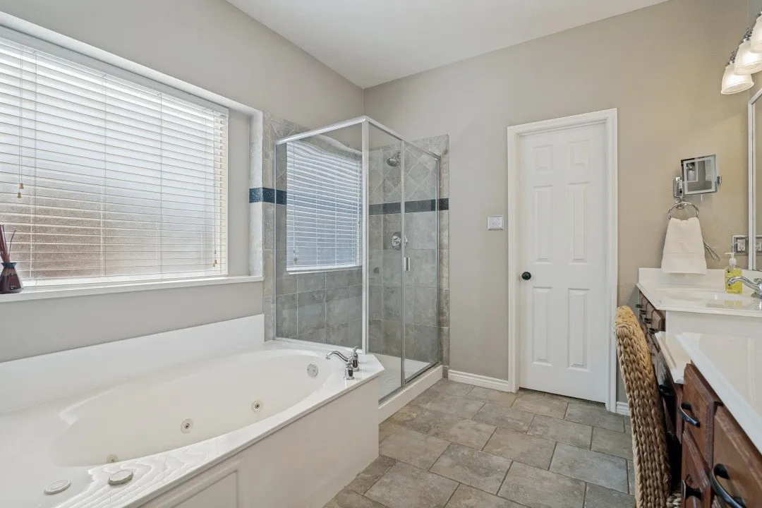 Single Family Residence For Sale in Collin County , 302 Highland Valley Court, Wylie, Texas 75098, 5 Bedroom, 4 Bathroom, 3 Garage spaces, 3,485 Sqft, built in 2005, mls#21364684, Real Estate Agent in Wylie, Homes For Sale in Collin county, Homes For Sale in Wylie, Realtor in Wylie Texas, Real Estate Brokerage Independent Realty Texas, Luminita Cordes Realtor