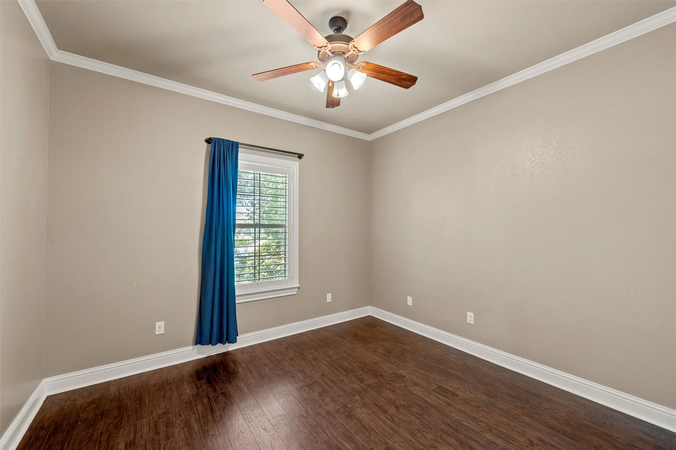 Single Family Residence For Sale in Mc Lennan County , 337 Edinburgh Lane, Waco, Texas 76712, 4 Bedroom, 3 Bathroom, 2 Garage spaces, 2,271 Sqft, built in 2010, mls#21365199, Real Estate Agent in Waco, Homes For Sale in Mc Lennan county, Homes For Sale in Waco, Realtor in Waco Texas, Real Estate Brokerage Independent Realty Texas, Luminita Cordes Realtor