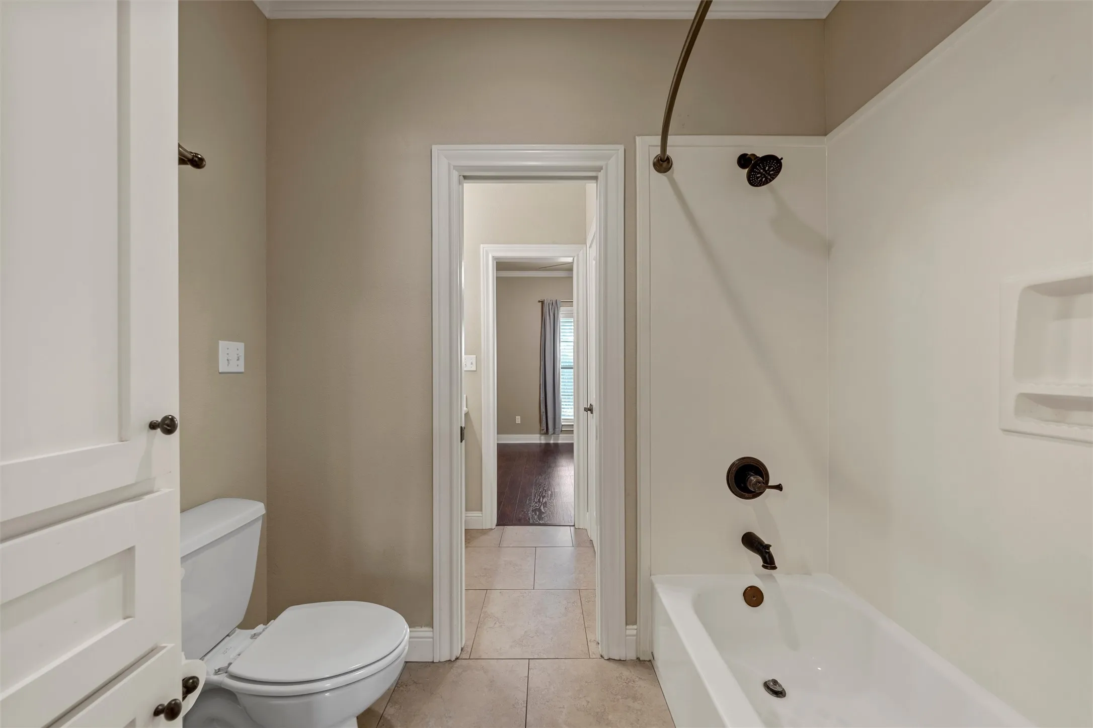 Single Family Residence For Sale in Mc Lennan County , 337 Edinburgh Lane, Waco, Texas 76712, 4 Bedroom, 3 Bathroom, 2 Garage spaces, 2,271 Sqft, built in 2010, mls#21365199, Real Estate Agent in Waco, Homes For Sale in Mc Lennan county, Homes For Sale in Waco, Realtor in Waco Texas, Real Estate Brokerage Independent Realty Texas, Luminita Cordes Realtor