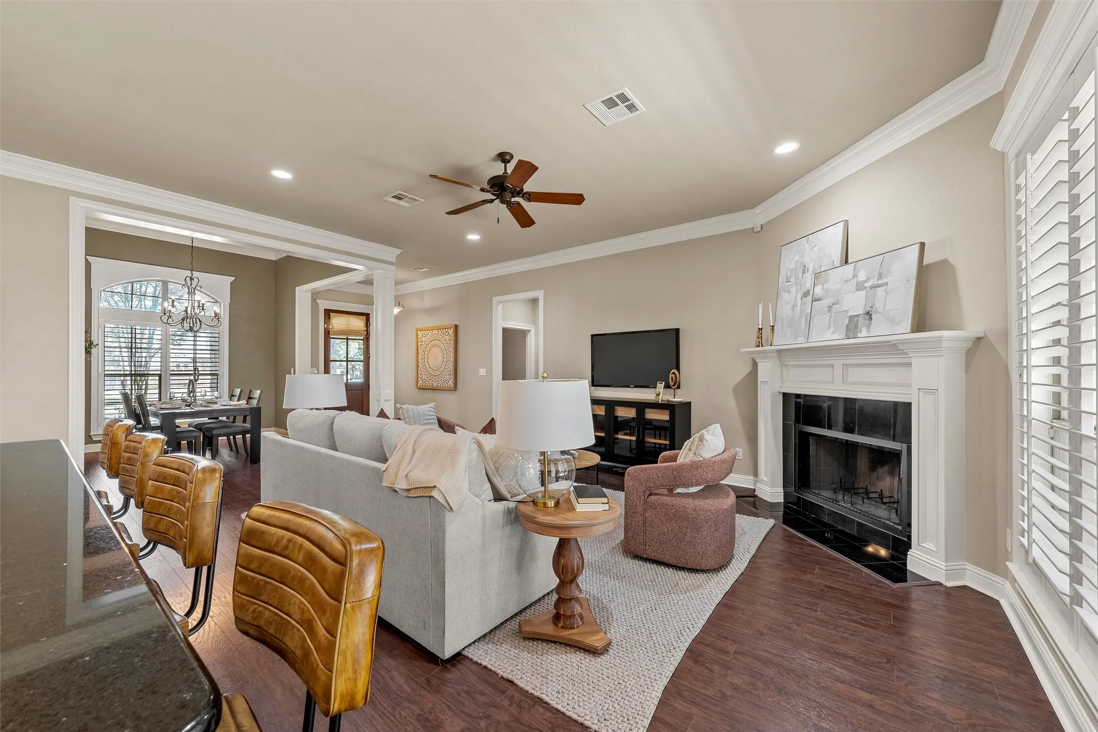 Single Family Residence For Sale in Mc Lennan County , 337 Edinburgh Lane, Waco, Texas 76712, 4 Bedroom, 3 Bathroom, 2 Garage spaces, 2,271 Sqft, built in 2010, mls#21365199, Real Estate Agent in Waco, Homes For Sale in Mc Lennan county, Homes For Sale in Waco, Realtor in Waco Texas, Real Estate Brokerage Independent Realty Texas, Luminita Cordes Realtor