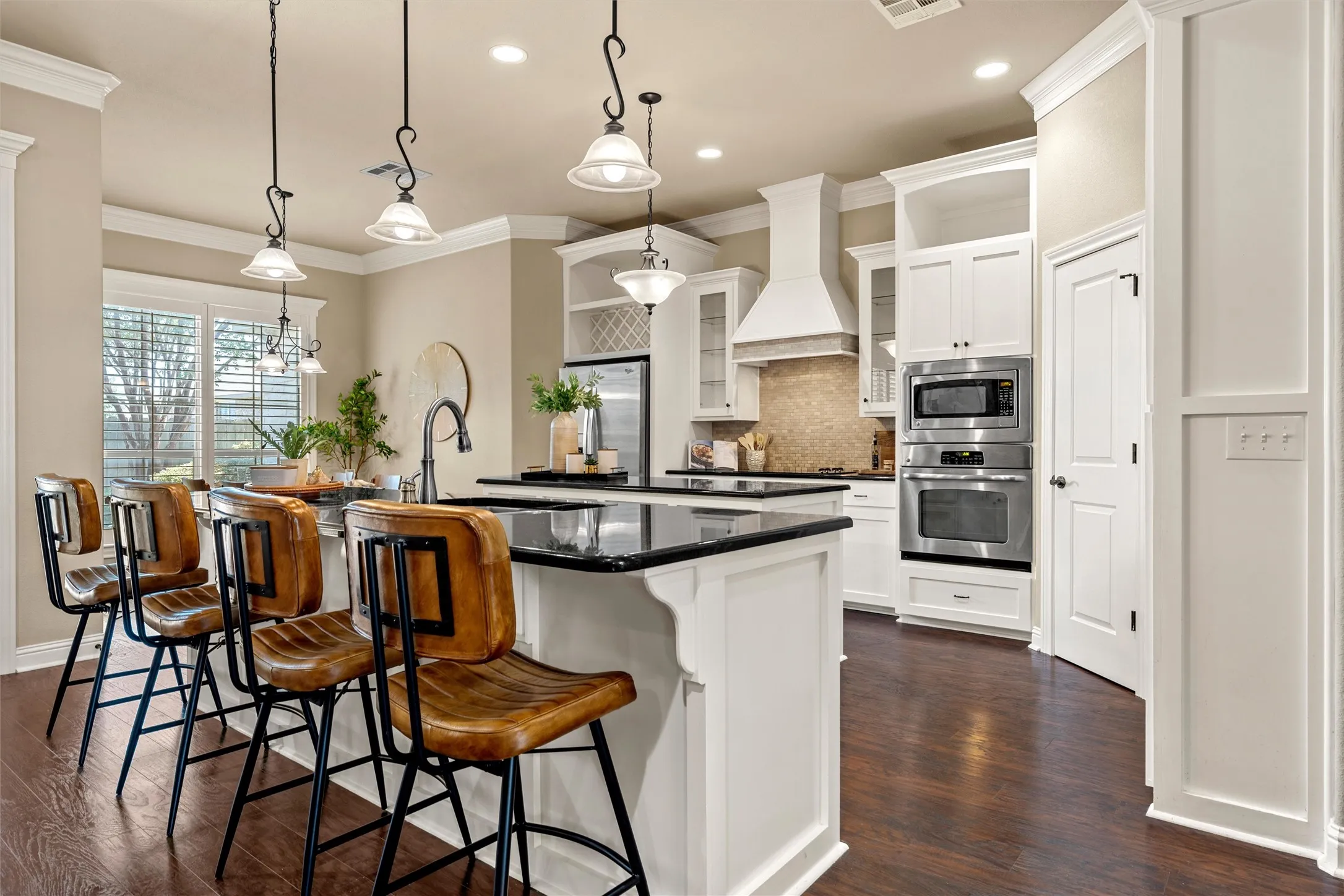 Single Family Residence For Sale in Mc Lennan County , 337 Edinburgh Lane, Waco, Texas 76712, 4 Bedroom, 3 Bathroom, 2 Garage spaces, 2,271 Sqft, built in 2010, mls#21365199, Real Estate Agent in Waco, Homes For Sale in Mc Lennan county, Homes For Sale in Waco, Realtor in Waco Texas, Real Estate Brokerage Independent Realty Texas, Luminita Cordes Realtor