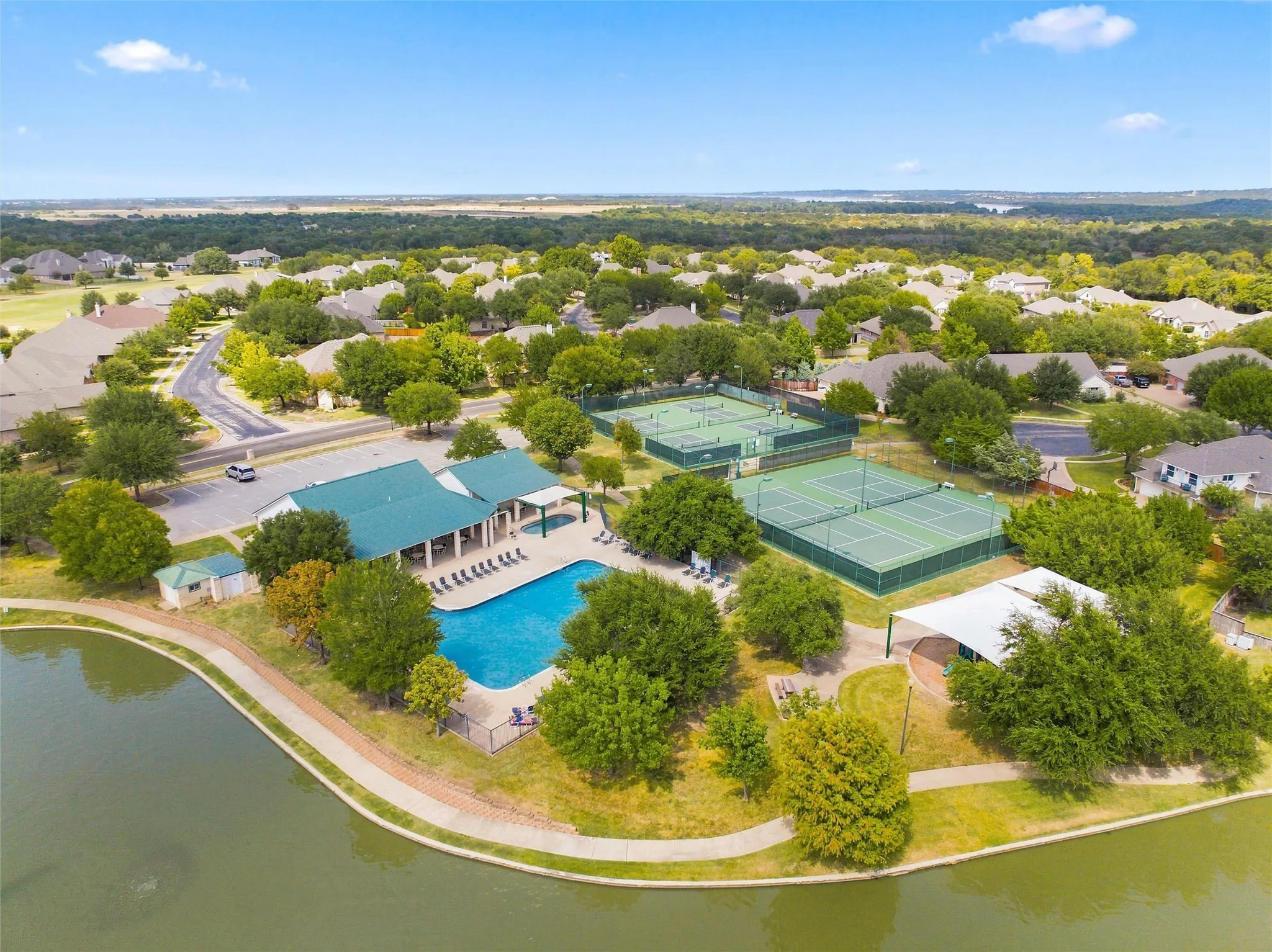 Single Family Residence For Sale in Mc Lennan County , 337 Edinburgh Lane, Waco, Texas 76712, 4 Bedroom, 3 Bathroom, 2 Garage spaces, 2,271 Sqft, built in 2010, mls#21365199, Real Estate Agent in Waco, Homes For Sale in Mc Lennan county, Homes For Sale in Waco, Realtor in Waco Texas, Real Estate Brokerage Independent Realty Texas, Luminita Cordes Realtor