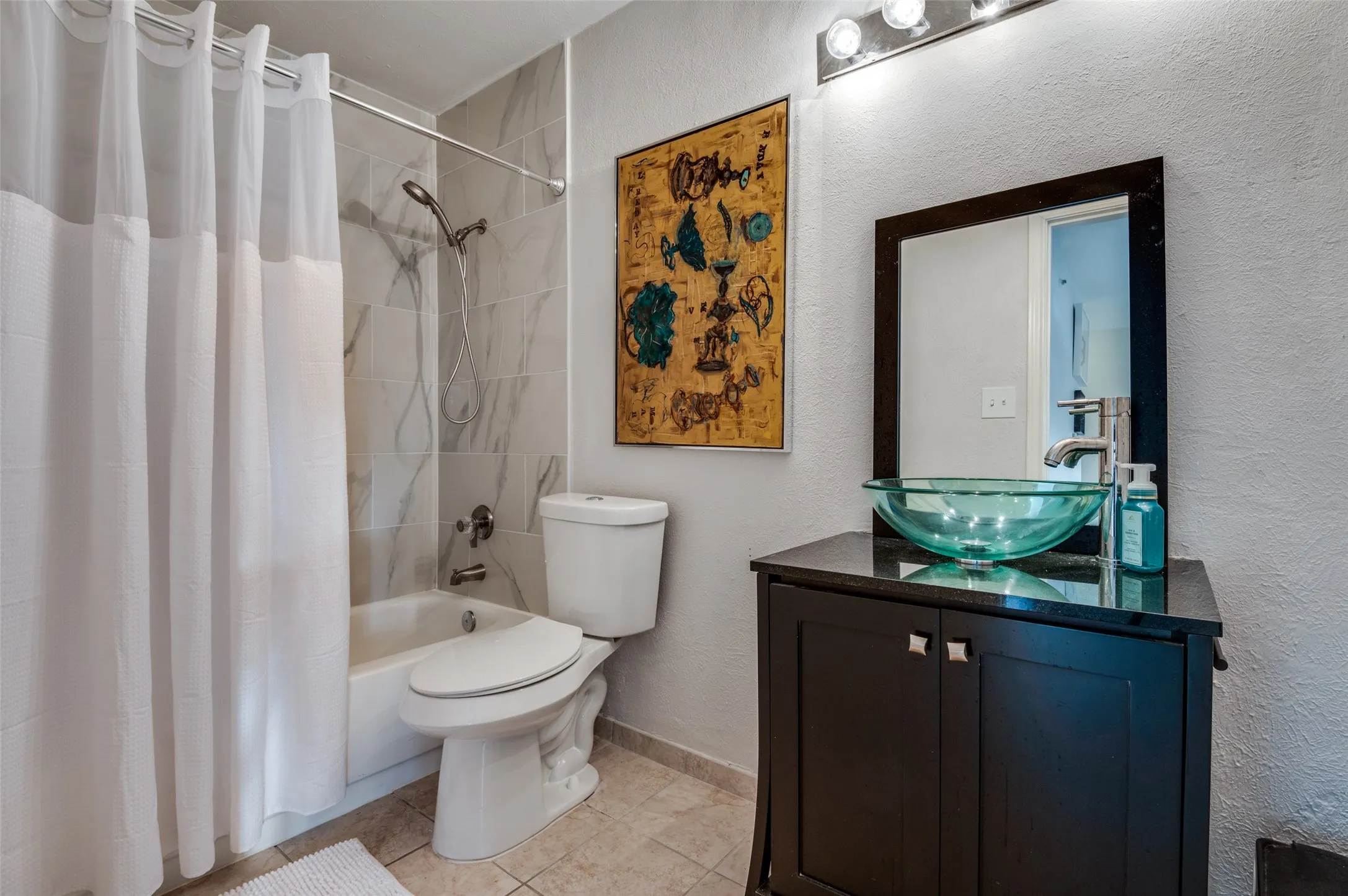 Condominium For Rent in Dallas County , 3033 San Jacinto Street 323, Dallas, Texas 75204, 1 Bedroom, 1 Bathroom, 1 Garage spaces, 644 Sqft, built in 1984, Price $1,900, mls#21366409, Real Estate Agent in Dallas, Homes For Rent in Dallas county, Homes For Rent in Dallas, Realtor in Dallas Texas, Real Estate Brokerage Independent Realty Texas, Luminita Cordes Realtor