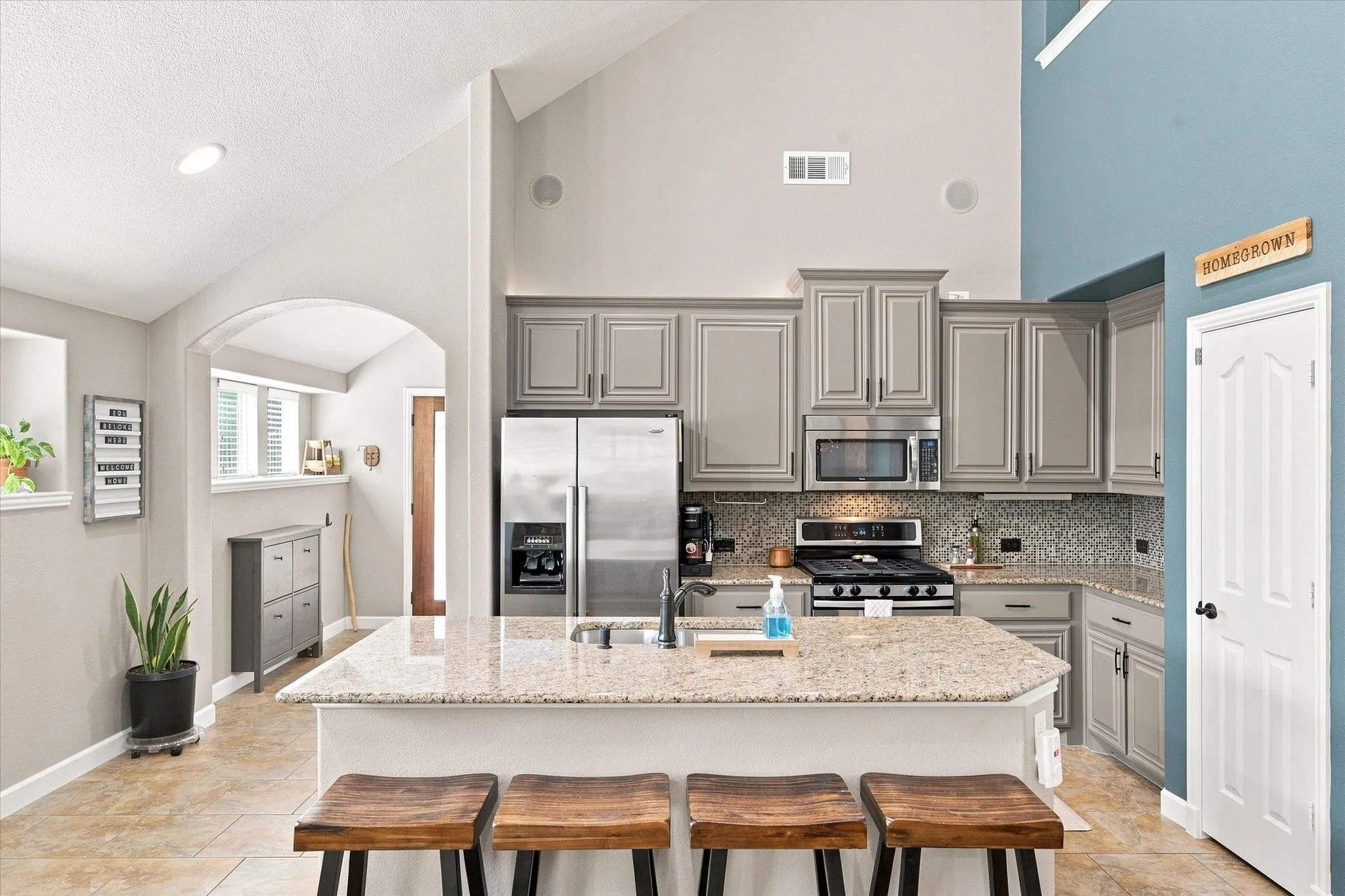 Single Family Residence For Sale in Tarrant County , 102 Chase Oaks Court, Mansfield, Texas 76063, 4 Bedroom, 3 Bathroom, 3 Garage spaces, 2,276 Sqft, built in 2011, mls#21363558, Real Estate Agent in Mansfield, Homes For Sale in Tarrant county, Homes For Sale in Mansfield, Realtor in Mansfield Texas, Real Estate Brokerage Independent Realty Texas, Luminita Cordes Realtor