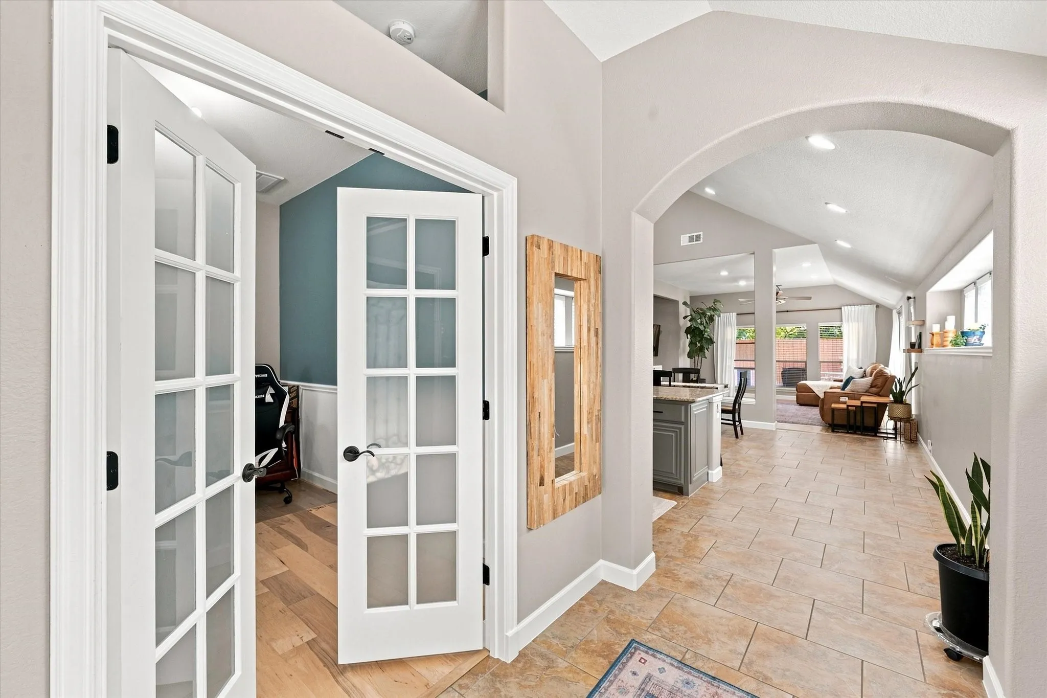 Single Family Residence For Sale in Tarrant County , 102 Chase Oaks Court, Mansfield, Texas 76063, 4 Bedroom, 3 Bathroom, 3 Garage spaces, 2,276 Sqft, built in 2011, mls#21363558, Real Estate Agent in Mansfield, Homes For Sale in Tarrant county, Homes For Sale in Mansfield, Realtor in Mansfield Texas, Real Estate Brokerage Independent Realty Texas, Luminita Cordes Realtor