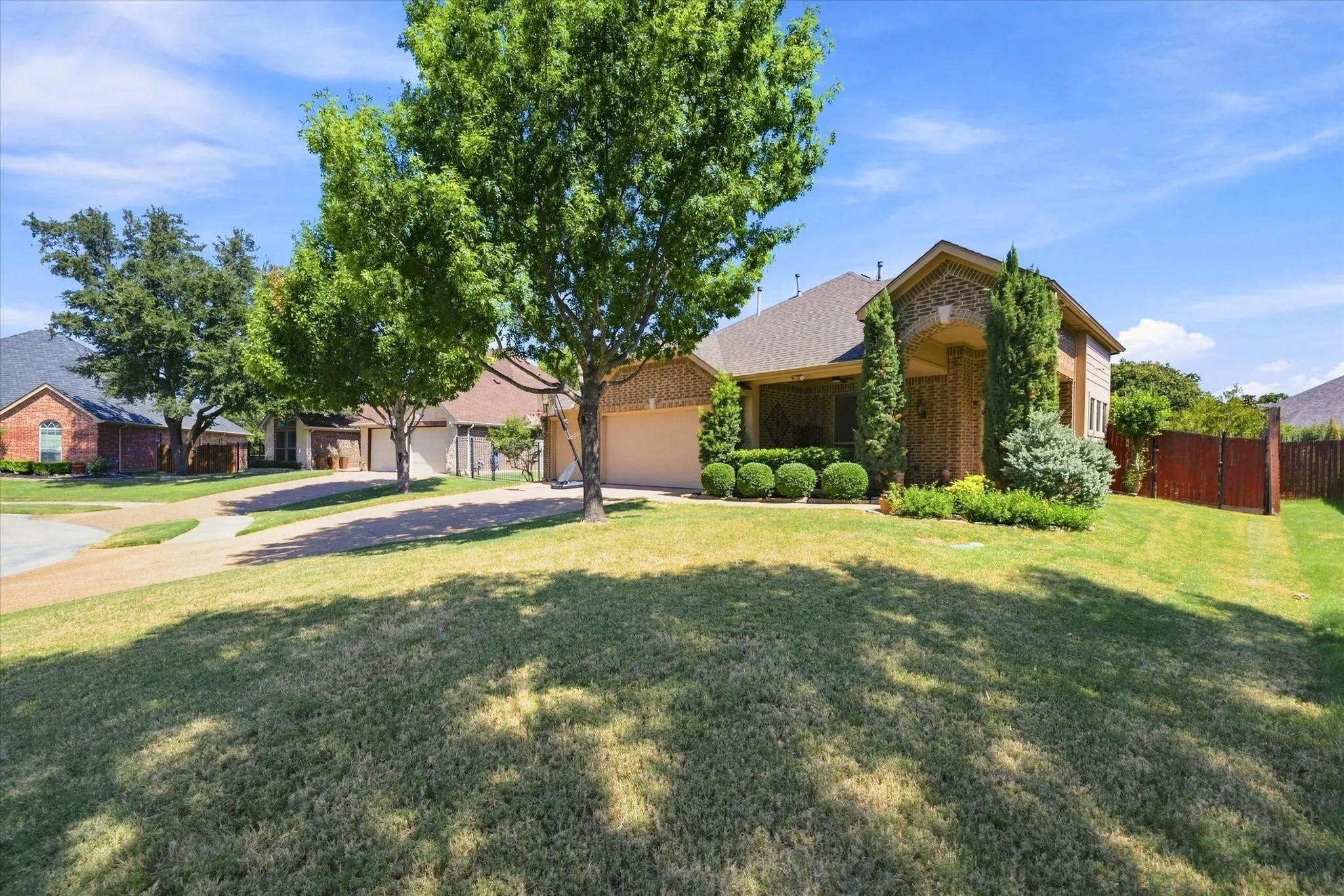 Single Family Residence For Sale in Tarrant County , 102 Chase Oaks Court, Mansfield, Texas 76063, 4 Bedroom, 3 Bathroom, 3 Garage spaces, 2,276 Sqft, built in 2011, mls#21363558, Real Estate Agent in Mansfield, Homes For Sale in Tarrant county, Homes For Sale in Mansfield, Realtor in Mansfield Texas, Real Estate Brokerage Independent Realty Texas, Luminita Cordes Realtor