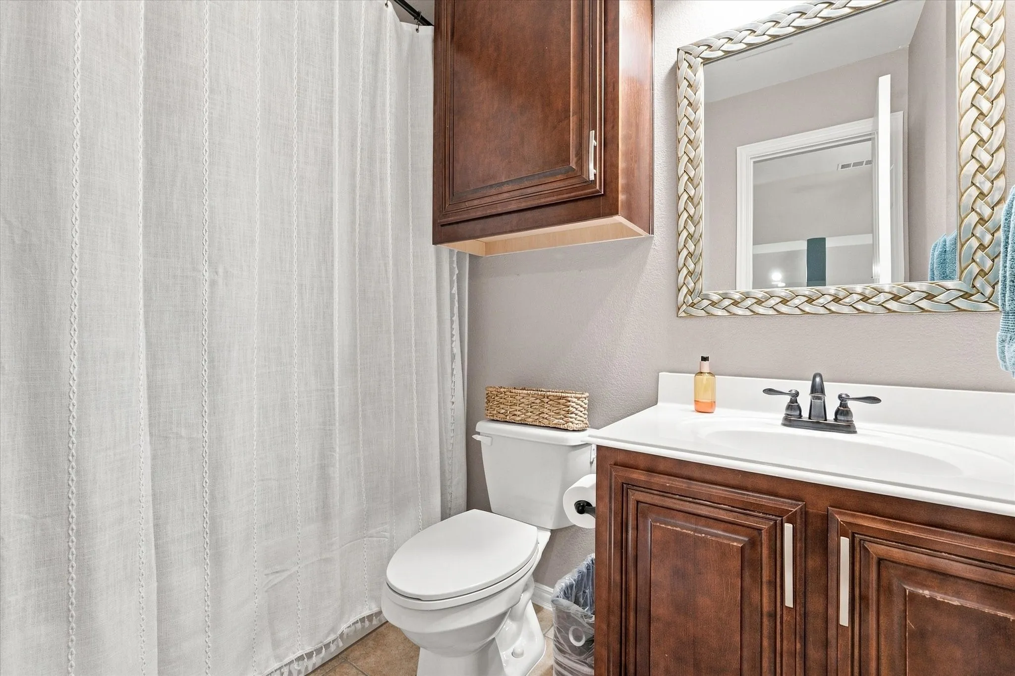 Single Family Residence For Sale in Tarrant County , 102 Chase Oaks Court, Mansfield, Texas 76063, 4 Bedroom, 3 Bathroom, 3 Garage spaces, 2,276 Sqft, built in 2011, mls#21363558, Real Estate Agent in Mansfield, Homes For Sale in Tarrant county, Homes For Sale in Mansfield, Realtor in Mansfield Texas, Real Estate Brokerage Independent Realty Texas, Luminita Cordes Realtor