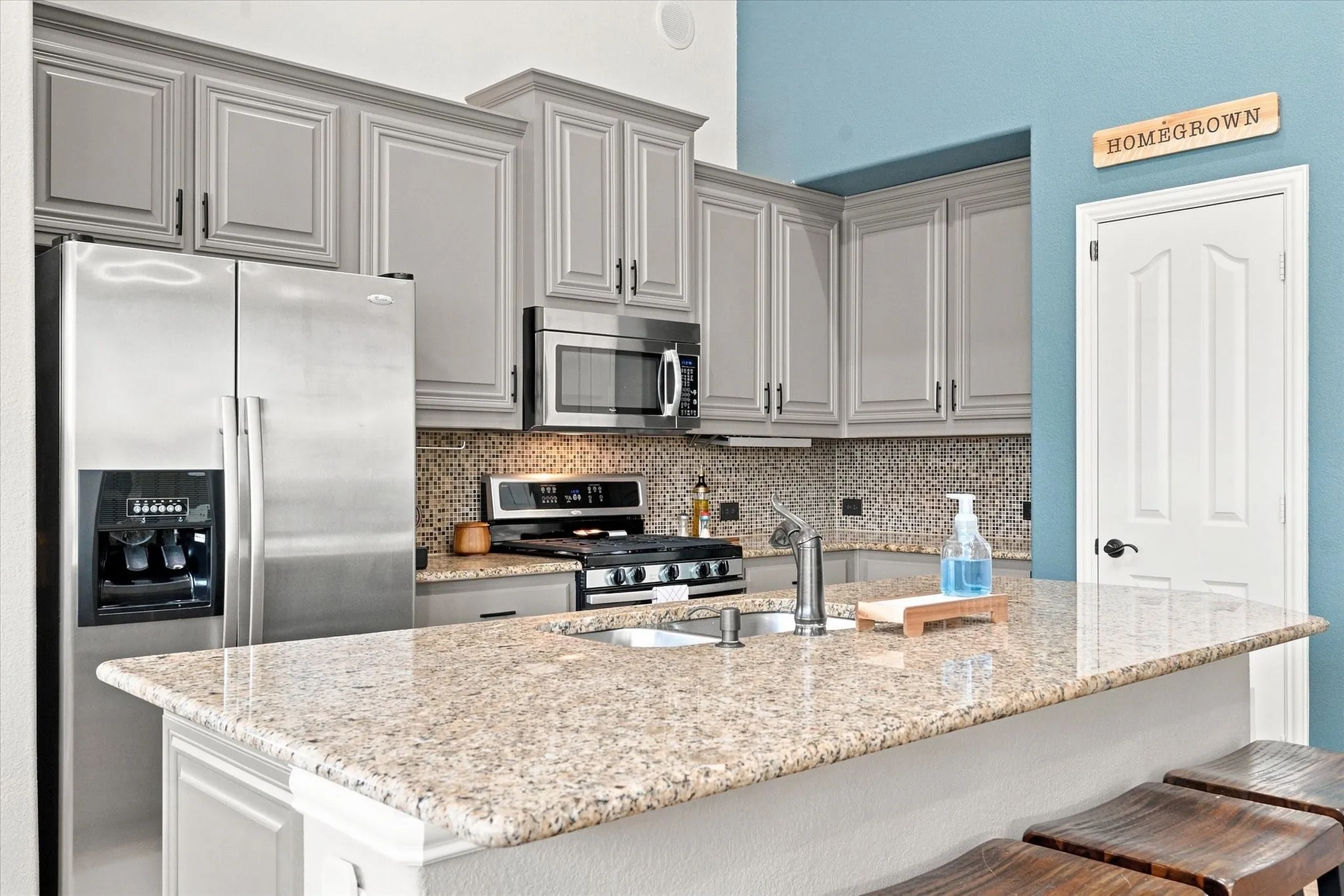 Single Family Residence For Sale in Tarrant County , 102 Chase Oaks Court, Mansfield, Texas 76063, 4 Bedroom, 3 Bathroom, 3 Garage spaces, 2,276 Sqft, built in 2011, mls#21363558, Real Estate Agent in Mansfield, Homes For Sale in Tarrant county, Homes For Sale in Mansfield, Realtor in Mansfield Texas, Real Estate Brokerage Independent Realty Texas, Luminita Cordes Realtor