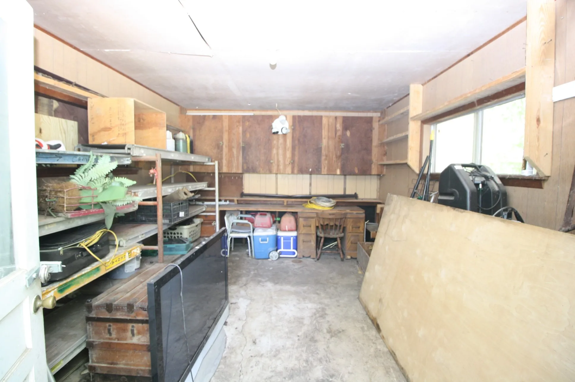 Single Family Residence For Sale in Hunt County , 306 S Austin Street, Wolfe City, Texas 75496, 2 Bedroom, 1 Bathroom, 1 Garage spaces, 988 Sqft, built in 1965, mls#21366418, Real Estate Agent in Wolfe City, Homes For Sale in Hunt county, Homes For Sale in Wolfe City, Realtor in Wolfe City Texas, Real Estate Brokerage Independent Realty Texas, Luminita Cordes Realtor