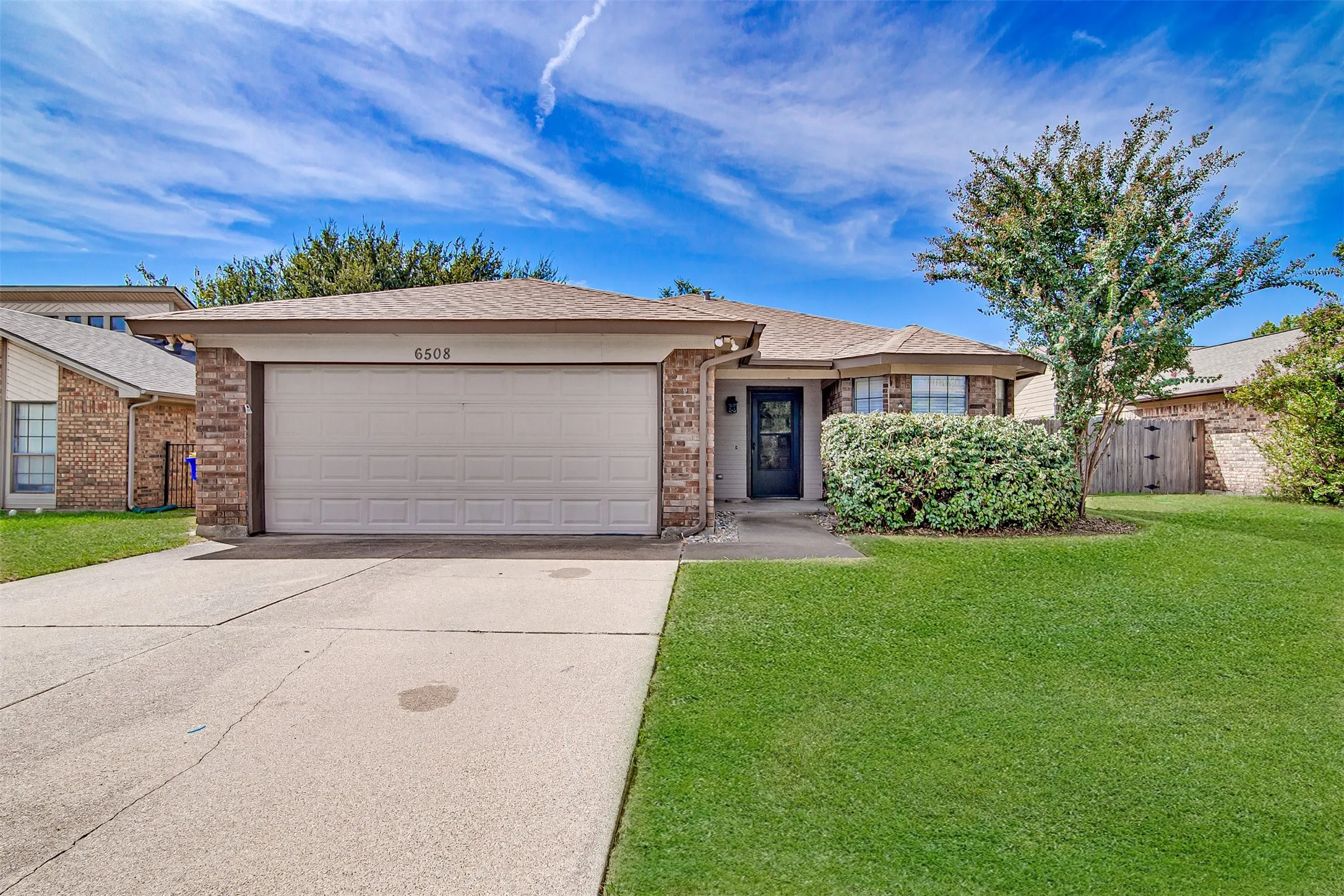 Single Family Residence For Rent in Tarrant County , 6508 Fairview Drive, Watauga, Texas 76148, 3 Bedroom, 2 Bathroom, 2 Garage spaces, 1,392 Sqft, built in 1986, mls#21366419, Real Estate Agent in Watauga, Homes For Rent in Tarrant county, Homes For Rent in Watauga, Realtor in Watauga Texas, Real Estate Brokerage Independent Realty Texas, Luminita Cordes Realtor