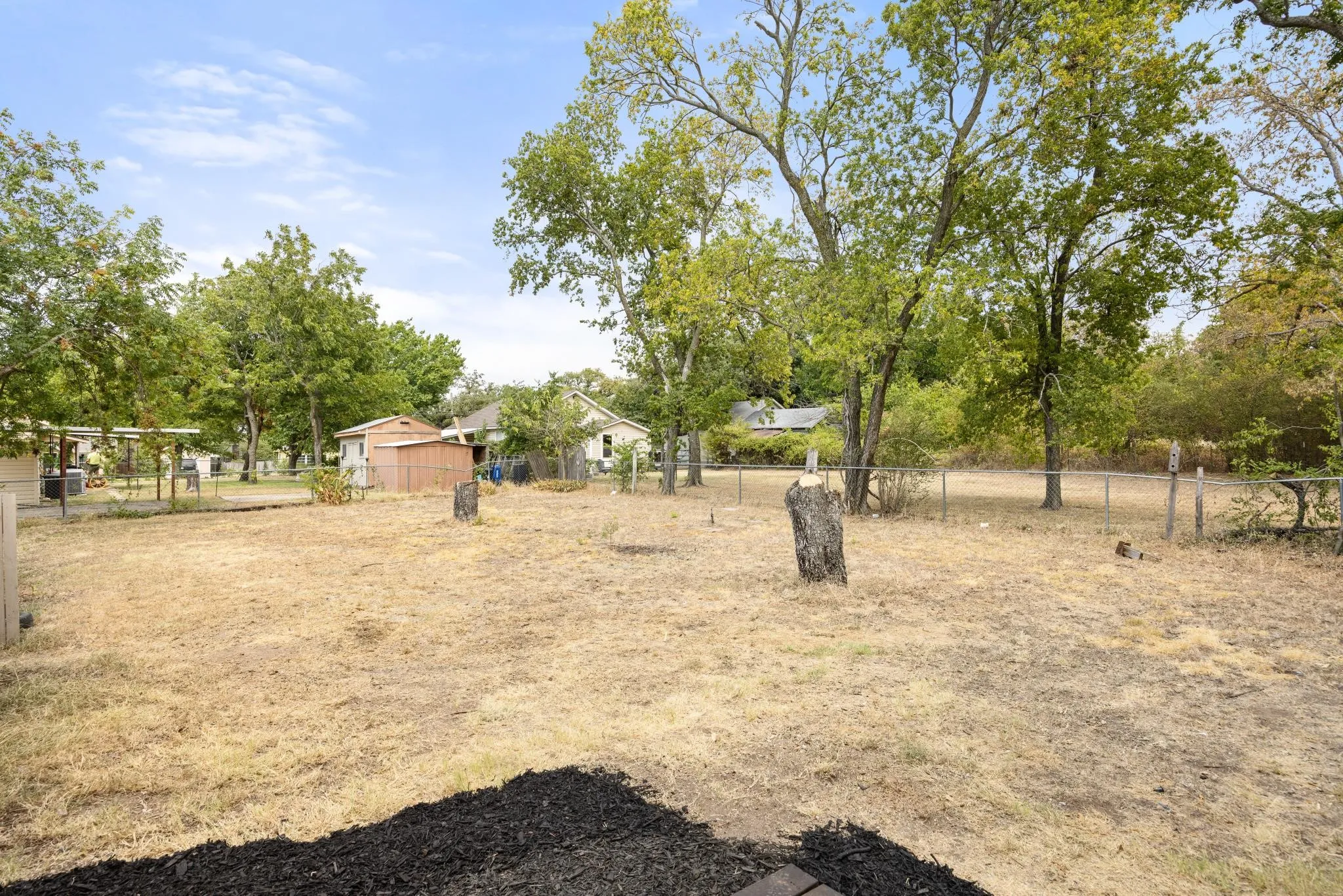 Single Family Residence For Sale in Parker County , 207 E 4th Street, Weatherford, Texas 76086, 2 Bedroom, 1 Bathroom, Garage spaces, 977 Sqft, built in 0, mls#21366304, Real Estate Agent in Weatherford, Homes For Sale in Parker county, Homes For Sale in Weatherford, Realtor in Weatherford Texas, Real Estate Brokerage Independent Realty Texas, Luminita Cordes Realtor