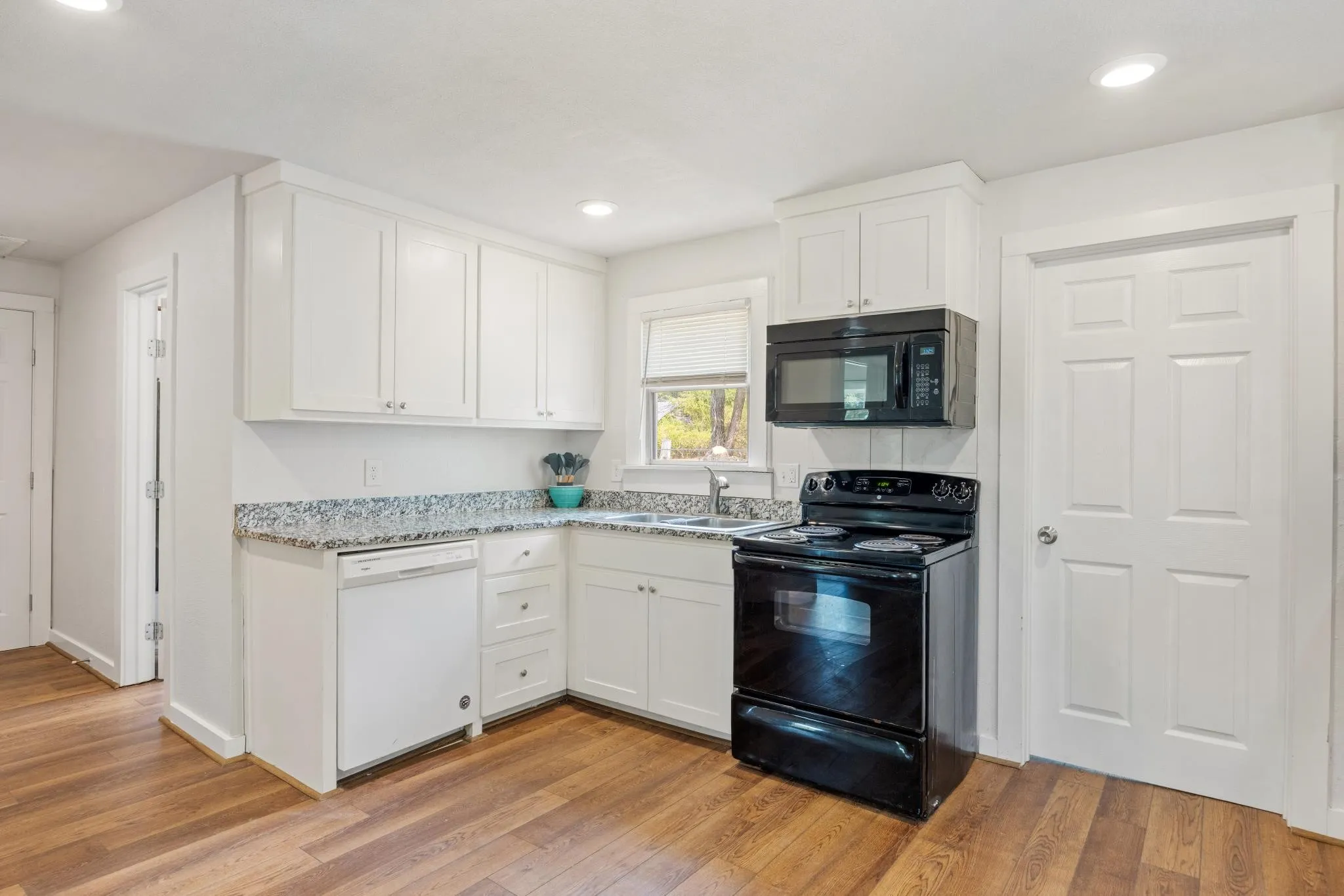 Single Family Residence For Sale in Parker County , 207 E 4th Street, Weatherford, Texas 76086, 2 Bedroom, 1 Bathroom, Garage spaces, 977 Sqft, built in 0, mls#21366304, Real Estate Agent in Weatherford, Homes For Sale in Parker county, Homes For Sale in Weatherford, Realtor in Weatherford Texas, Real Estate Brokerage Independent Realty Texas, Luminita Cordes Realtor