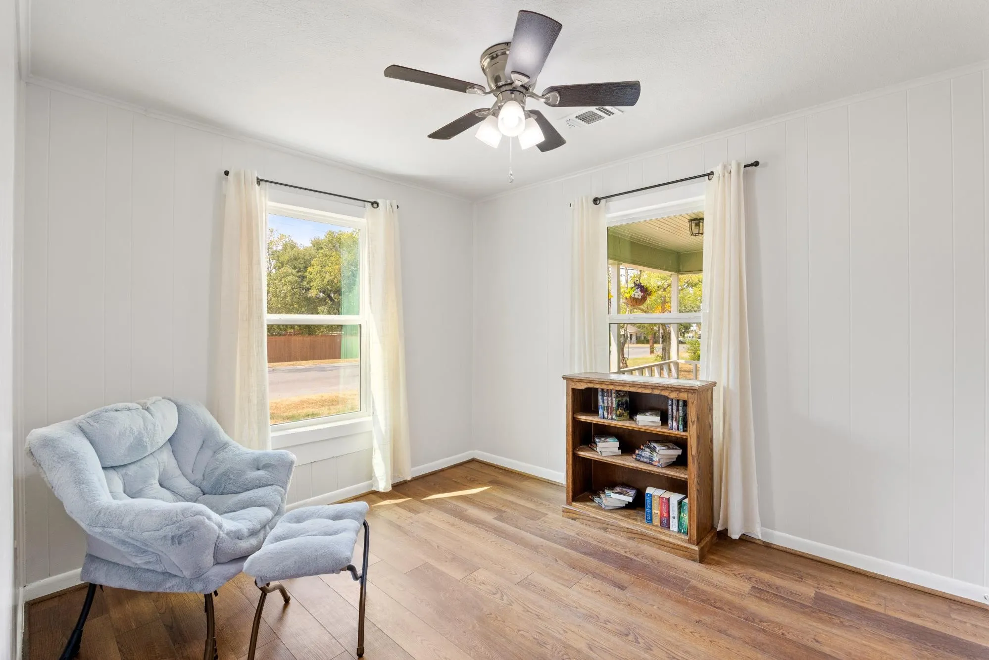 Single Family Residence For Sale in Parker County , 207 E 4th Street, Weatherford, Texas 76086, 2 Bedroom, 1 Bathroom, Garage spaces, 977 Sqft, built in 0, mls#21366304, Real Estate Agent in Weatherford, Homes For Sale in Parker county, Homes For Sale in Weatherford, Realtor in Weatherford Texas, Real Estate Brokerage Independent Realty Texas, Luminita Cordes Realtor