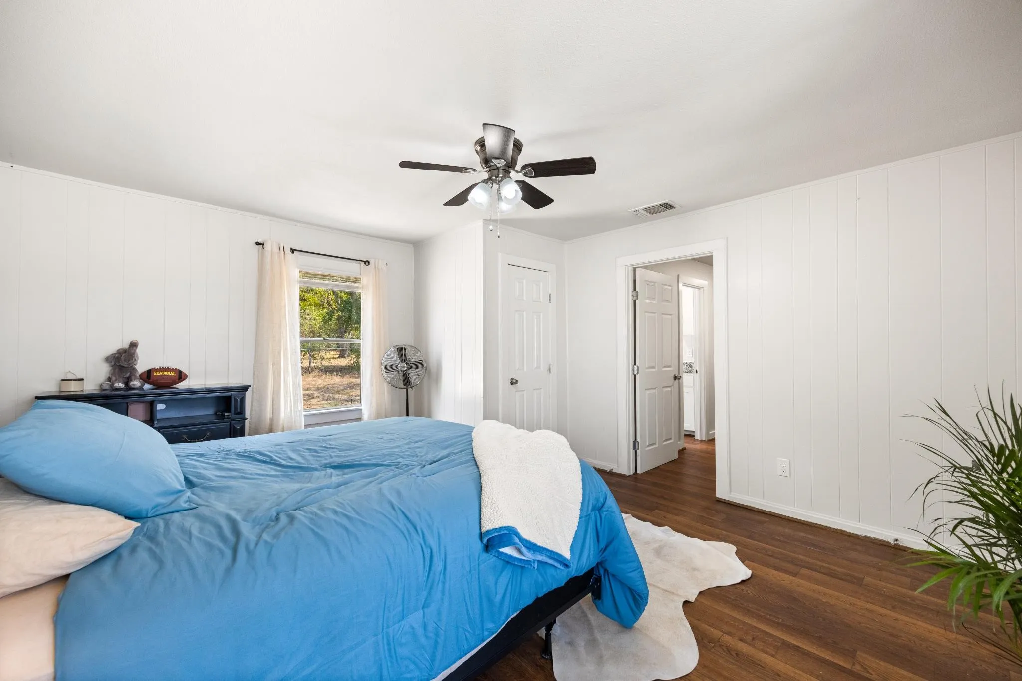 Single Family Residence For Sale in Parker County , 207 E 4th Street, Weatherford, Texas 76086, 2 Bedroom, 1 Bathroom, Garage spaces, 977 Sqft, built in 0, mls#21366304, Real Estate Agent in Weatherford, Homes For Sale in Parker county, Homes For Sale in Weatherford, Realtor in Weatherford Texas, Real Estate Brokerage Independent Realty Texas, Luminita Cordes Realtor
