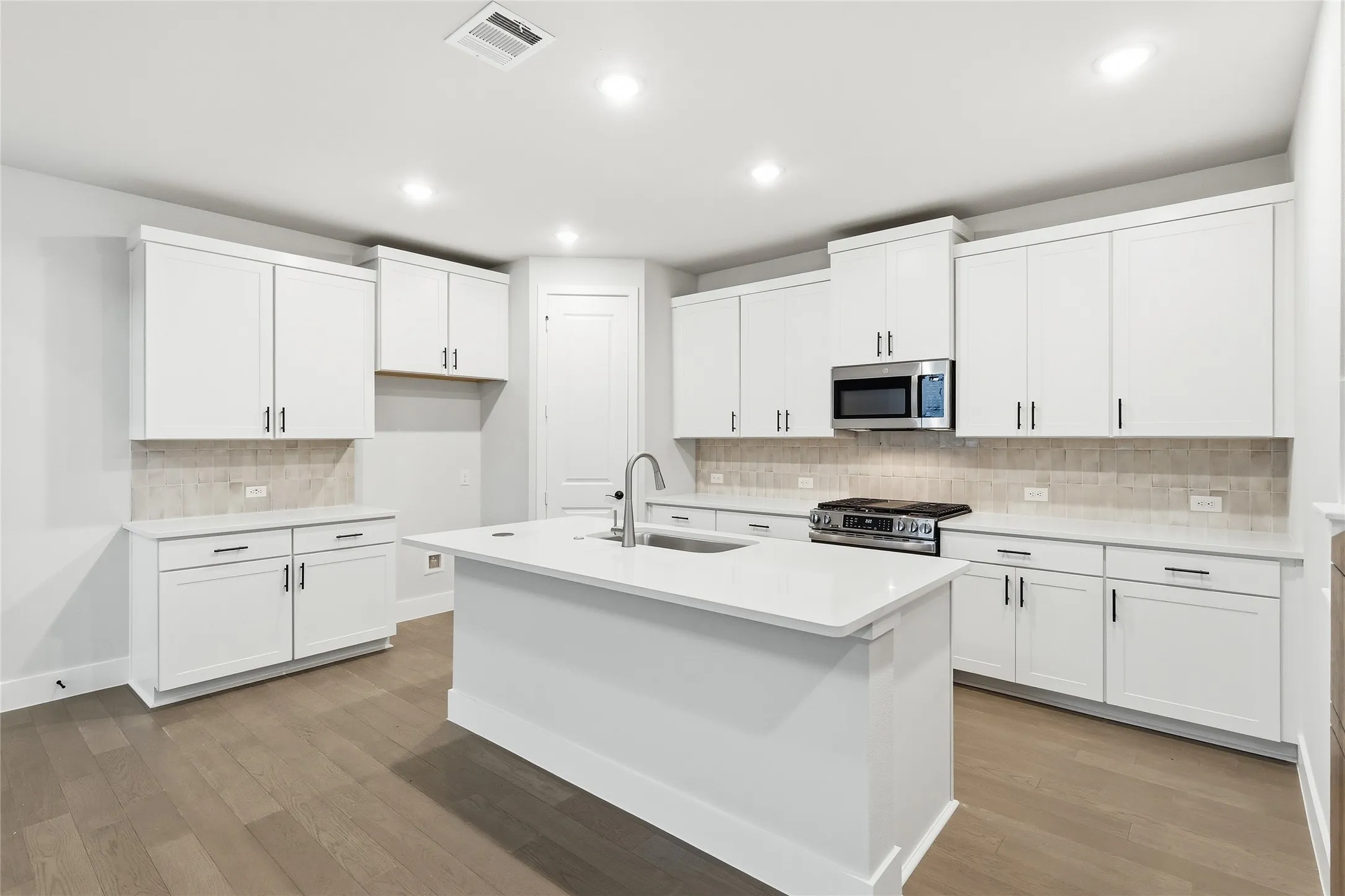 Single Family Residence For Rent in Collin County , 7281 Confetti Lane, Frisco, Texas 75033, 4 Bedroom, 3 Bathroom, 2 Garage spaces, 2,530 Sqft, built in 2026, mls#21362850, Real Estate Agent in Frisco, Homes For Rent in Collin county, Homes For Rent in Frisco, Realtor in Frisco Texas, Real Estate Brokerage Independent Realty Texas, Luminita Cordes Realtor