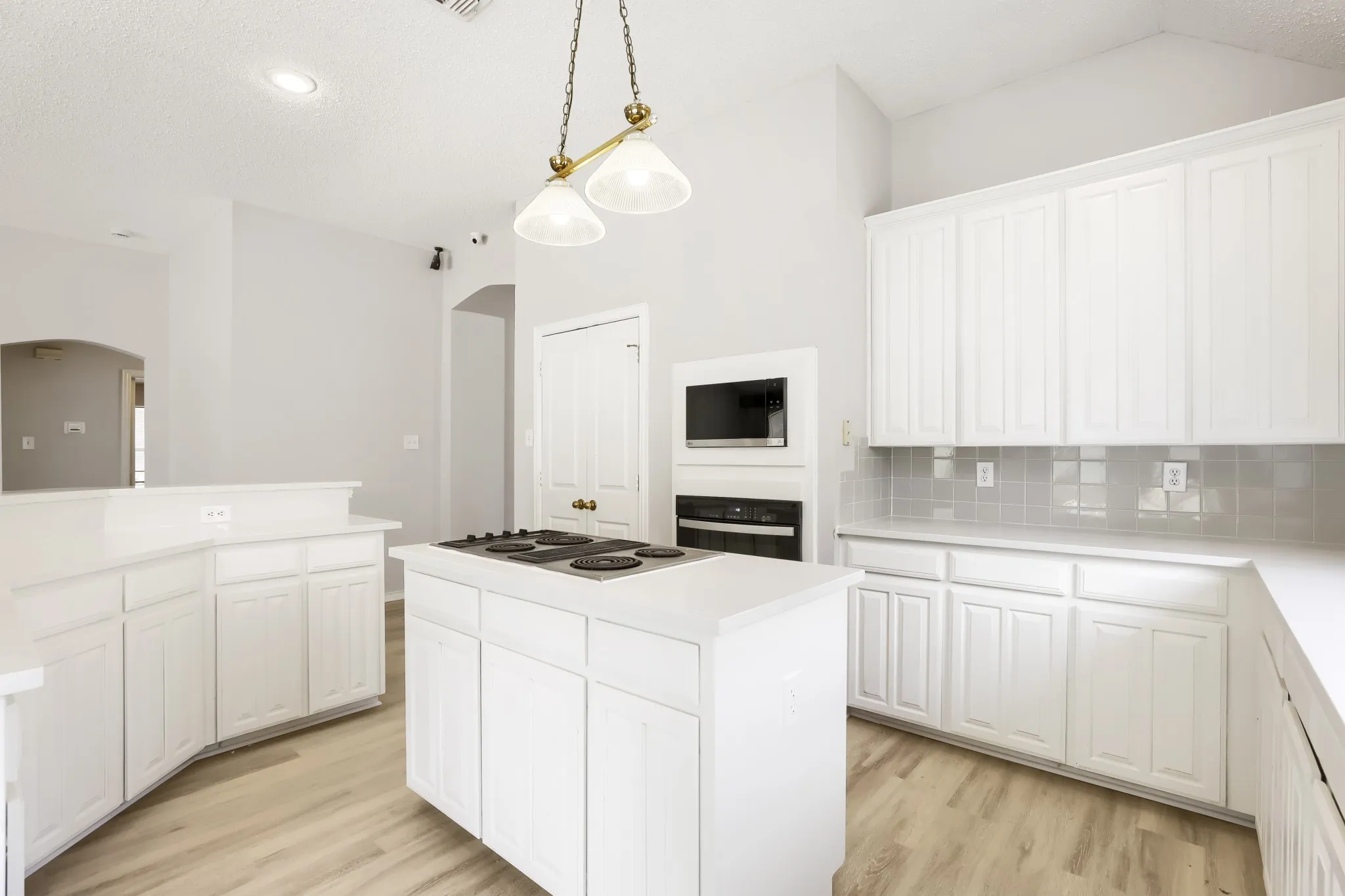Single Family Residence For Sale in Tarrant County , 3632 Stone Creek Lane S, Fort Worth, Texas 76137, 4 Bedroom, 2 Bathroom, 2 Garage spaces, 2,278 Sqft, built in 1994, mls#21360635, Real Estate Agent in Fort Worth, Homes For Sale in Tarrant county, Homes For Sale in Fort Worth, Realtor in Fort Worth Texas, Real Estate Brokerage Independent Realty Texas, Luminita Cordes Realtor