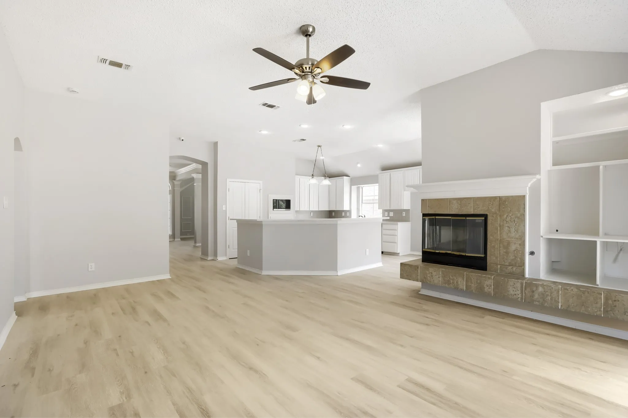 Single Family Residence For Sale in Tarrant County , 3632 Stone Creek Lane S, Fort Worth, Texas 76137, 4 Bedroom, 2 Bathroom, 2 Garage spaces, 2,278 Sqft, built in 1994, mls#21360635, Real Estate Agent in Fort Worth, Homes For Sale in Tarrant county, Homes For Sale in Fort Worth, Realtor in Fort Worth Texas, Real Estate Brokerage Independent Realty Texas, Luminita Cordes Realtor