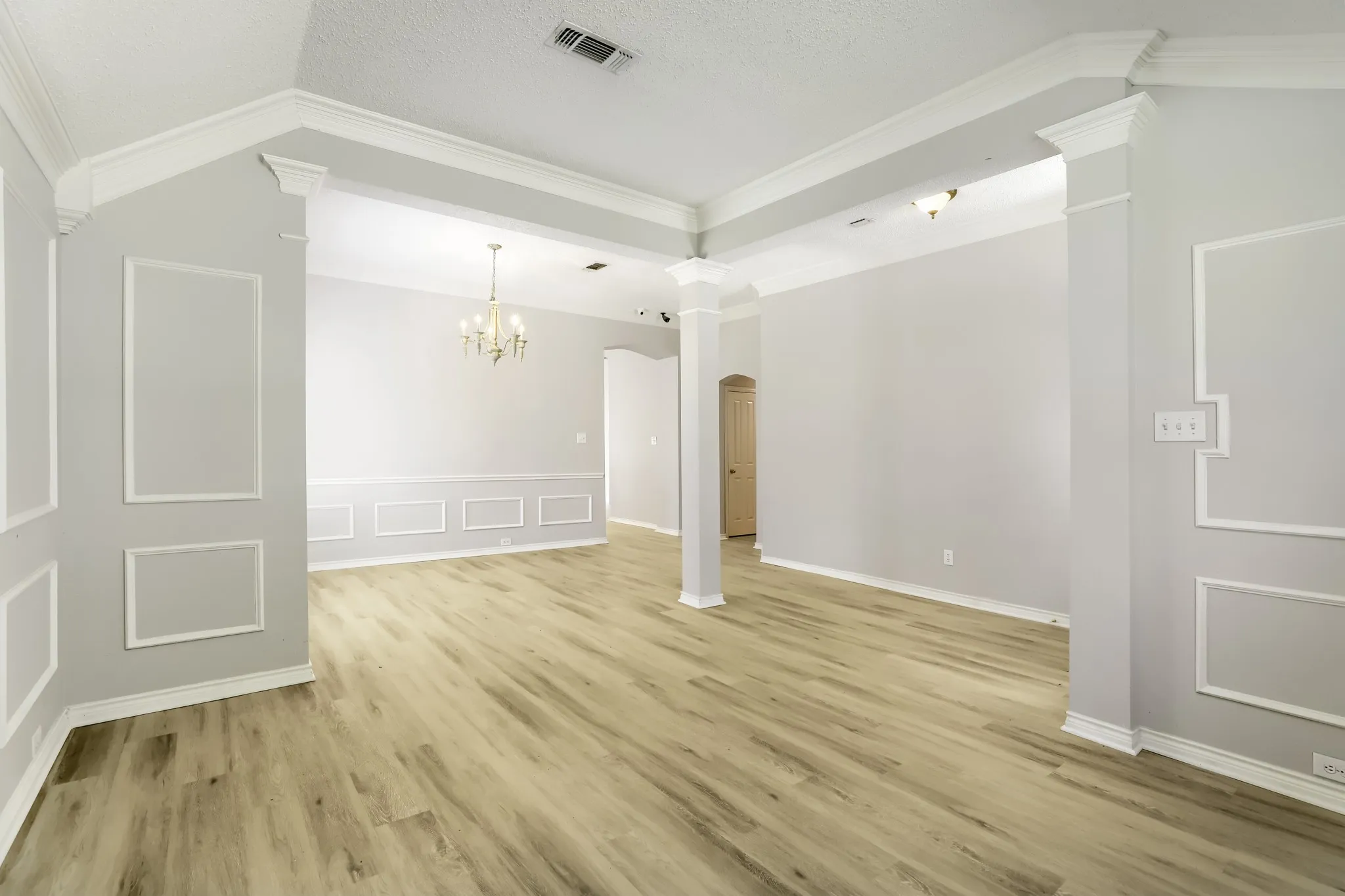 Single Family Residence For Sale in Tarrant County , 3632 Stone Creek Lane S, Fort Worth, Texas 76137, 4 Bedroom, 2 Bathroom, 2 Garage spaces, 2,278 Sqft, built in 1994, mls#21360635, Real Estate Agent in Fort Worth, Homes For Sale in Tarrant county, Homes For Sale in Fort Worth, Realtor in Fort Worth Texas, Real Estate Brokerage Independent Realty Texas, Luminita Cordes Realtor