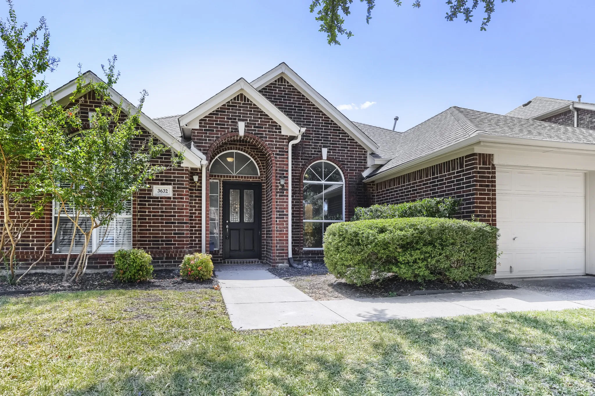 Single Family Residence For Sale in Tarrant County , 3632 Stone Creek Lane S, Fort Worth, Texas 76137, 4 Bedroom, 2 Bathroom, 2 Garage spaces, 2,278 Sqft, built in 1994, mls#21360635, Real Estate Agent in Fort Worth, Homes For Sale in Tarrant county, Homes For Sale in Fort Worth, Realtor in Fort Worth Texas, Real Estate Brokerage Independent Realty Texas, Luminita Cordes Realtor