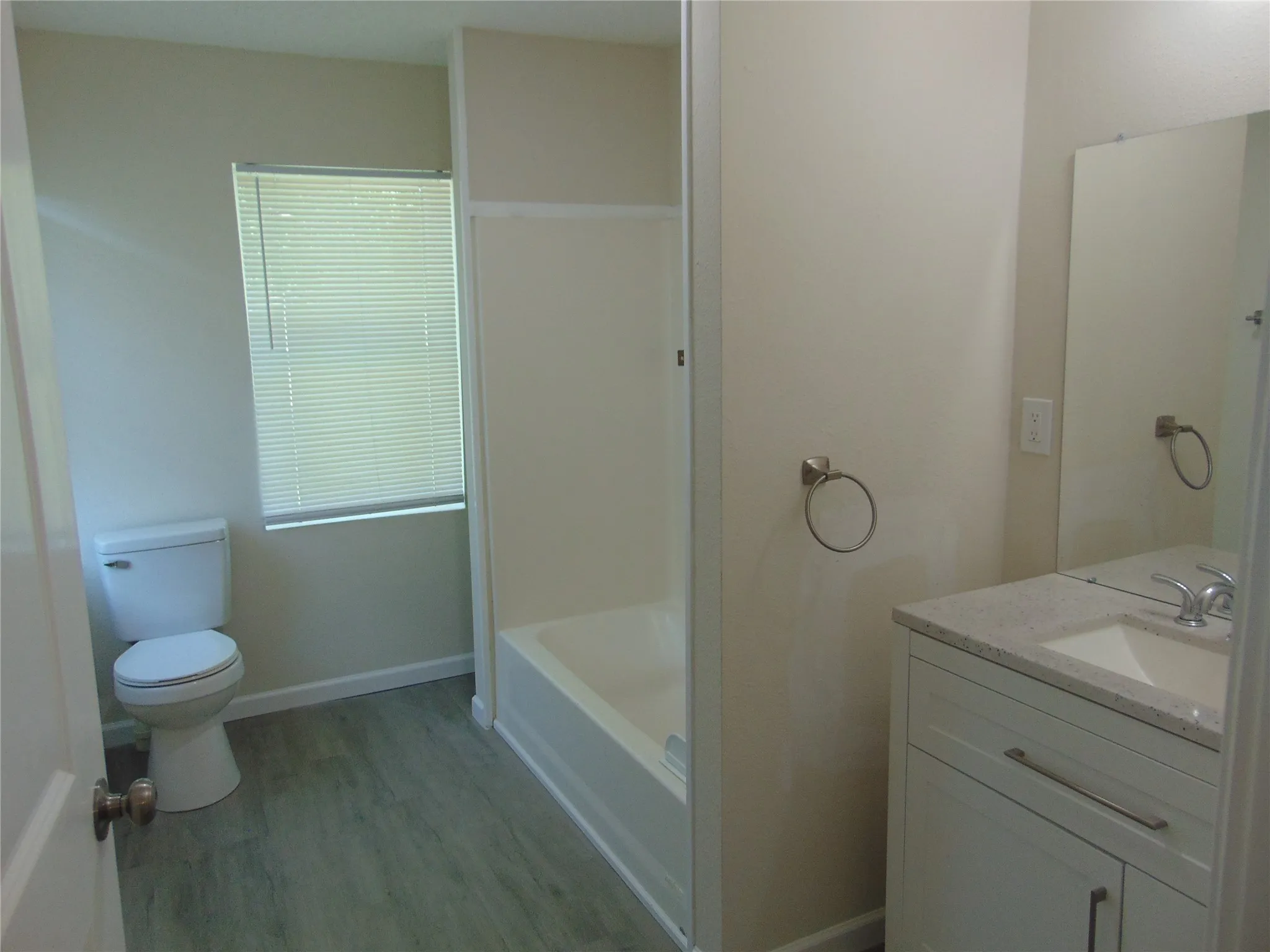Single Family Residence For Sale in Dallas County , 1214 19th Street, Grand Prairie, Texas 75050, 4 Bedroom, 2 Bathroom, Garage spaces, 1,362 Sqft, built in 1949, mls#21347126, Real Estate Agent in Grand Prairie, Homes For Sale in Dallas county, Homes For Sale in Grand Prairie, Realtor in Grand Prairie Texas, Real Estate Brokerage Independent Realty Texas, Luminita Cordes Realtor