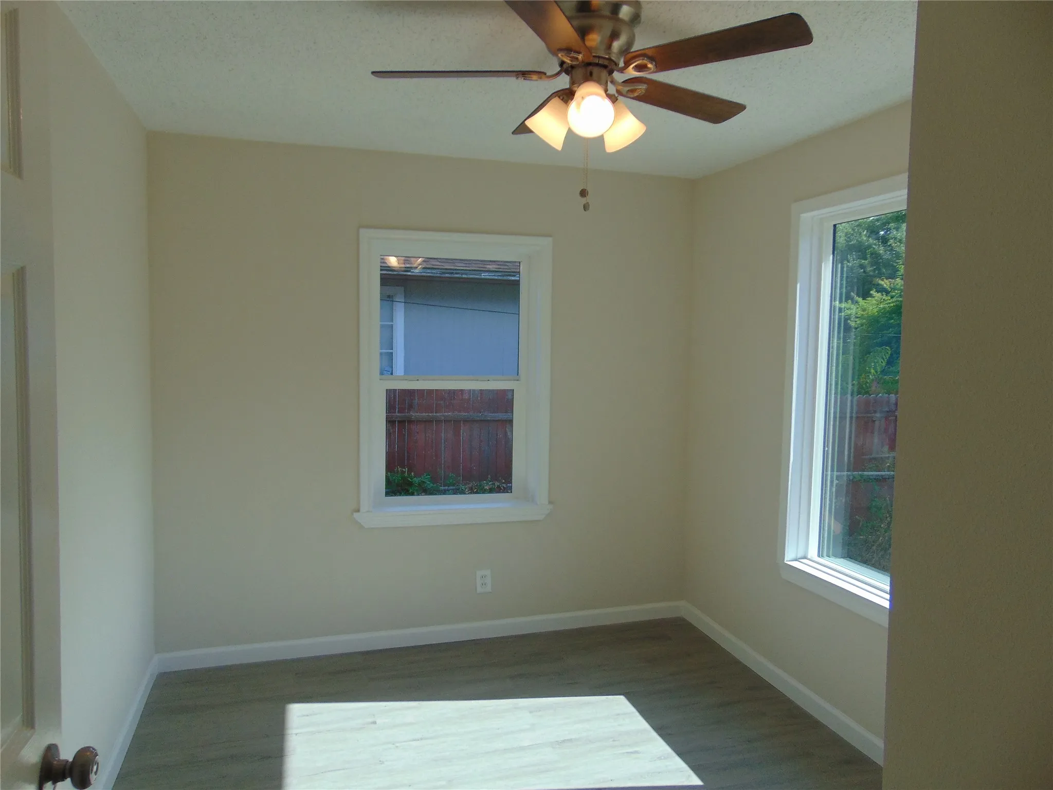 Single Family Residence For Sale in Dallas County , 1214 19th Street, Grand Prairie, Texas 75050, 4 Bedroom, 2 Bathroom, Garage spaces, 1,362 Sqft, built in 1949, mls#21347126, Real Estate Agent in Grand Prairie, Homes For Sale in Dallas county, Homes For Sale in Grand Prairie, Realtor in Grand Prairie Texas, Real Estate Brokerage Independent Realty Texas, Luminita Cordes Realtor