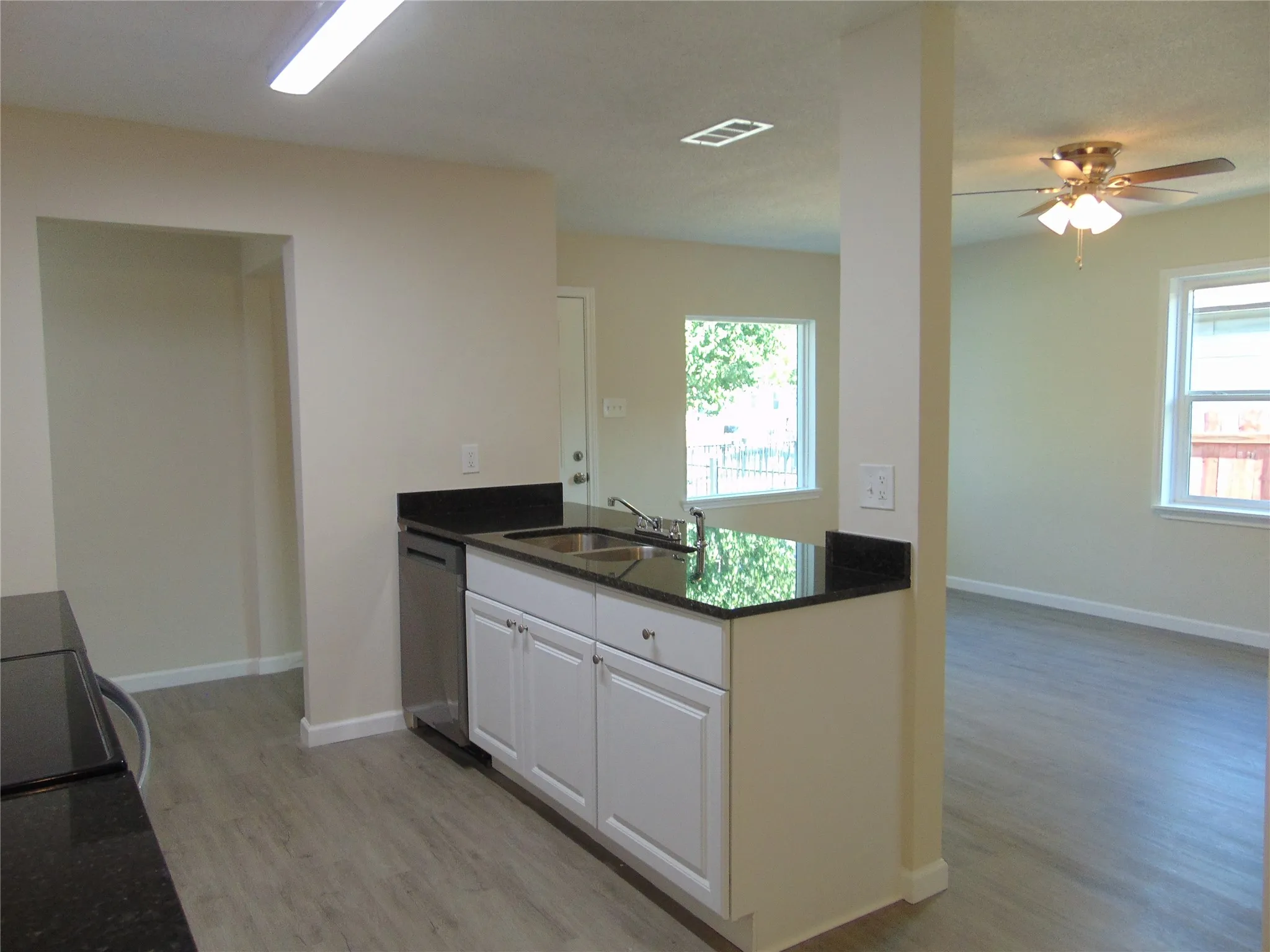 Single Family Residence For Sale in Dallas County , 1214 19th Street, Grand Prairie, Texas 75050, 4 Bedroom, 2 Bathroom, Garage spaces, 1,362 Sqft, built in 1949, mls#21347126, Real Estate Agent in Grand Prairie, Homes For Sale in Dallas county, Homes For Sale in Grand Prairie, Realtor in Grand Prairie Texas, Real Estate Brokerage Independent Realty Texas, Luminita Cordes Realtor