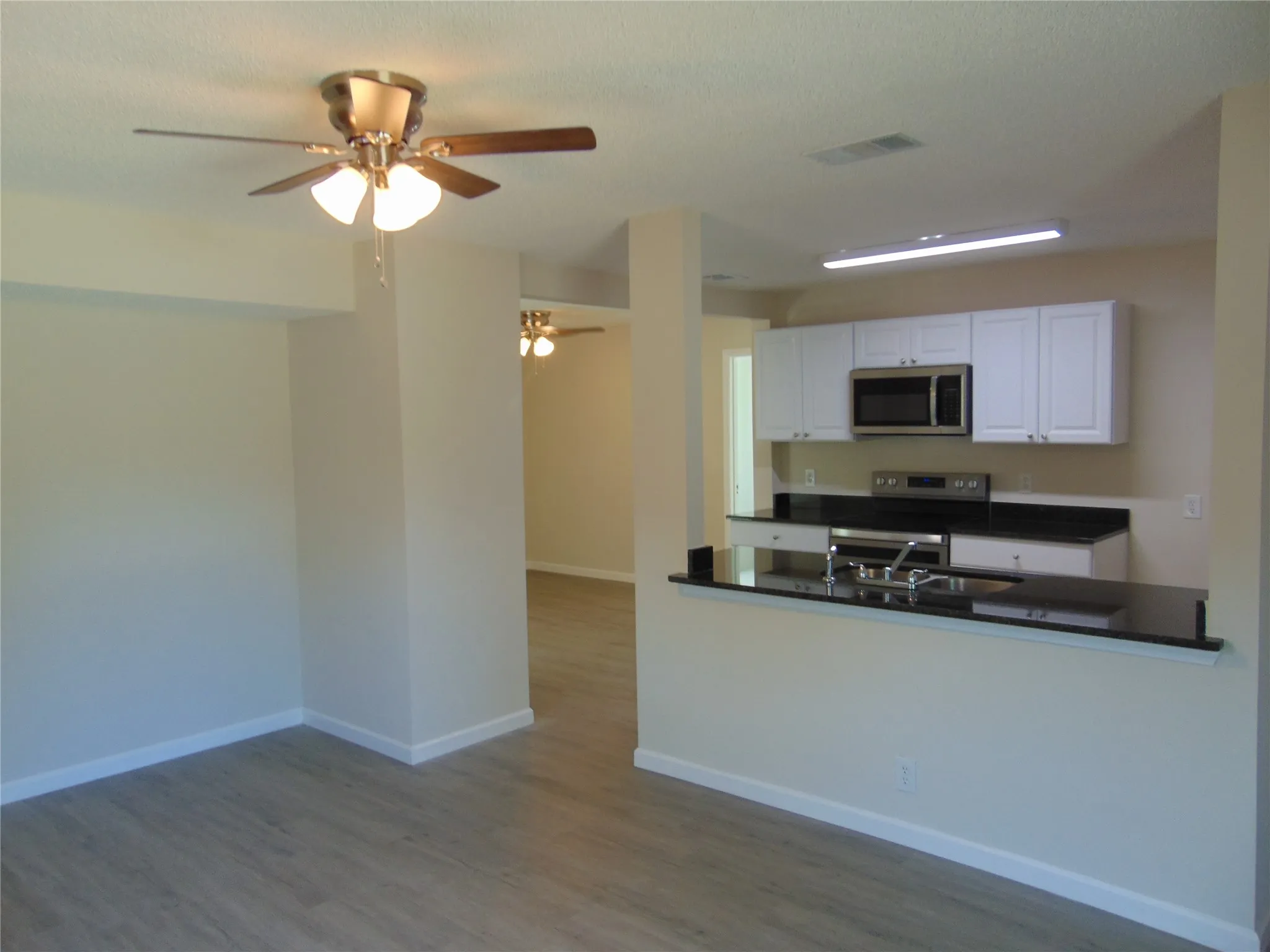 Single Family Residence For Sale in Dallas County , 1214 19th Street, Grand Prairie, Texas 75050, 4 Bedroom, 2 Bathroom, Garage spaces, 1,362 Sqft, built in 1949, mls#21347126, Real Estate Agent in Grand Prairie, Homes For Sale in Dallas county, Homes For Sale in Grand Prairie, Realtor in Grand Prairie Texas, Real Estate Brokerage Independent Realty Texas, Luminita Cordes Realtor