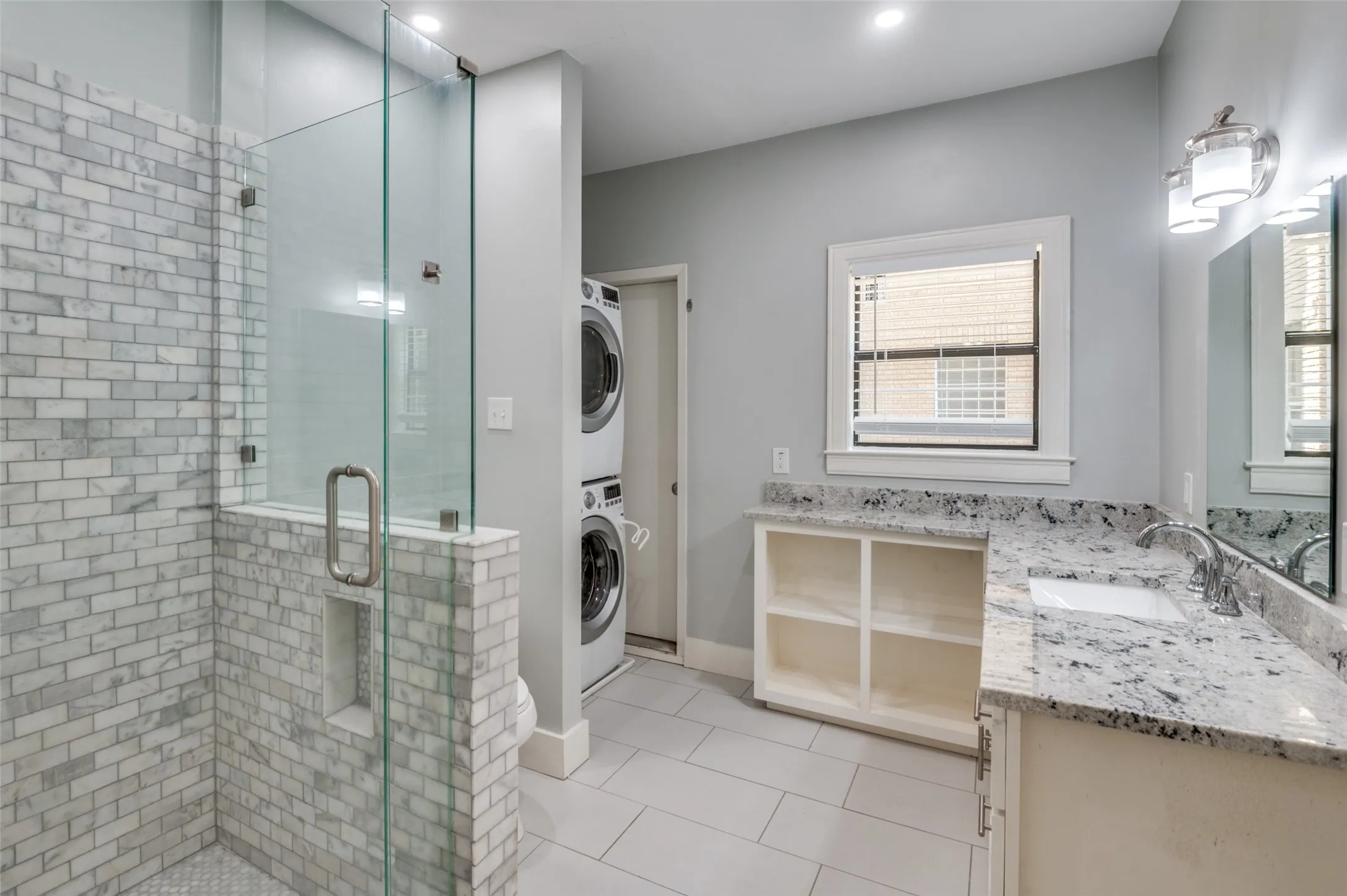 Duplex For Rent in Dallas County , 5108 Mission Avenue, Dallas, Texas 75206, 2 Bedroom, 1 Bathroom, Garage spaces, 1,255 Sqft, built in 1940, Price $2,850, mls#21366085, Real Estate Agent in Dallas, Homes For Rent in Dallas county, Homes For Rent in Dallas, Realtor in Dallas Texas, Real Estate Brokerage Independent Realty Texas, Luminita Cordes Realtor