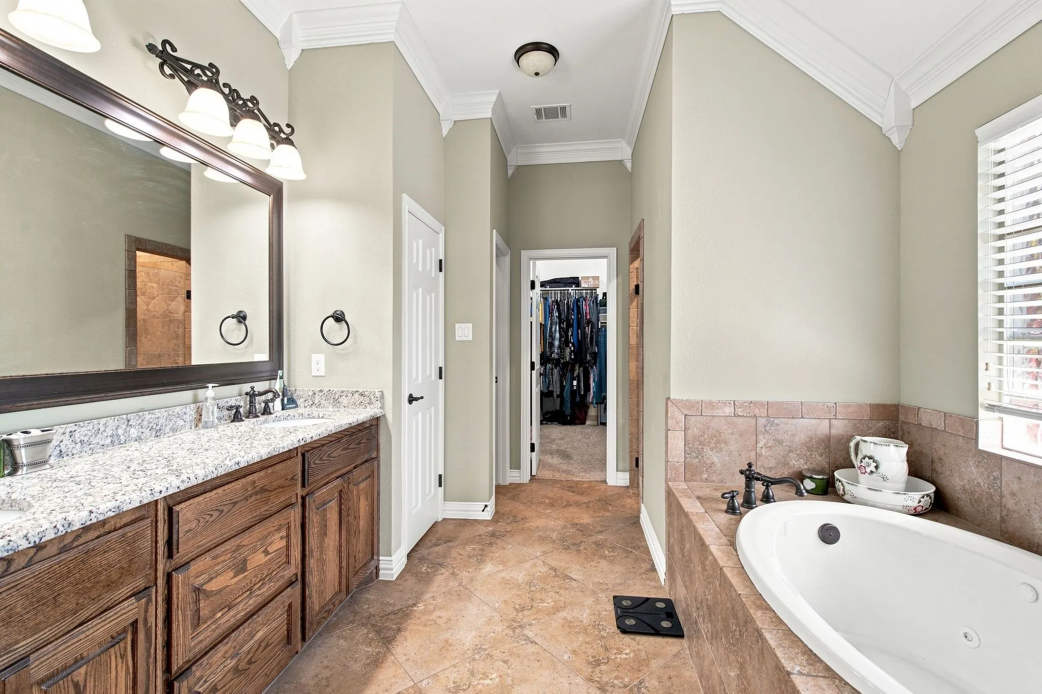 Single Family Residence For Sale in Tarrant County , 911 Tate Street, Mansfield, Texas 76063, 5 Bedroom, 4 Bathroom, 3 Garage spaces, 4,400 Sqft, built in 2014, mls#21366365, Real Estate Agent in Mansfield, Homes For Sale in Tarrant county, Homes For Sale in Mansfield, Realtor in Mansfield Texas, Real Estate Brokerage Independent Realty Texas, Luminita Cordes Realtor