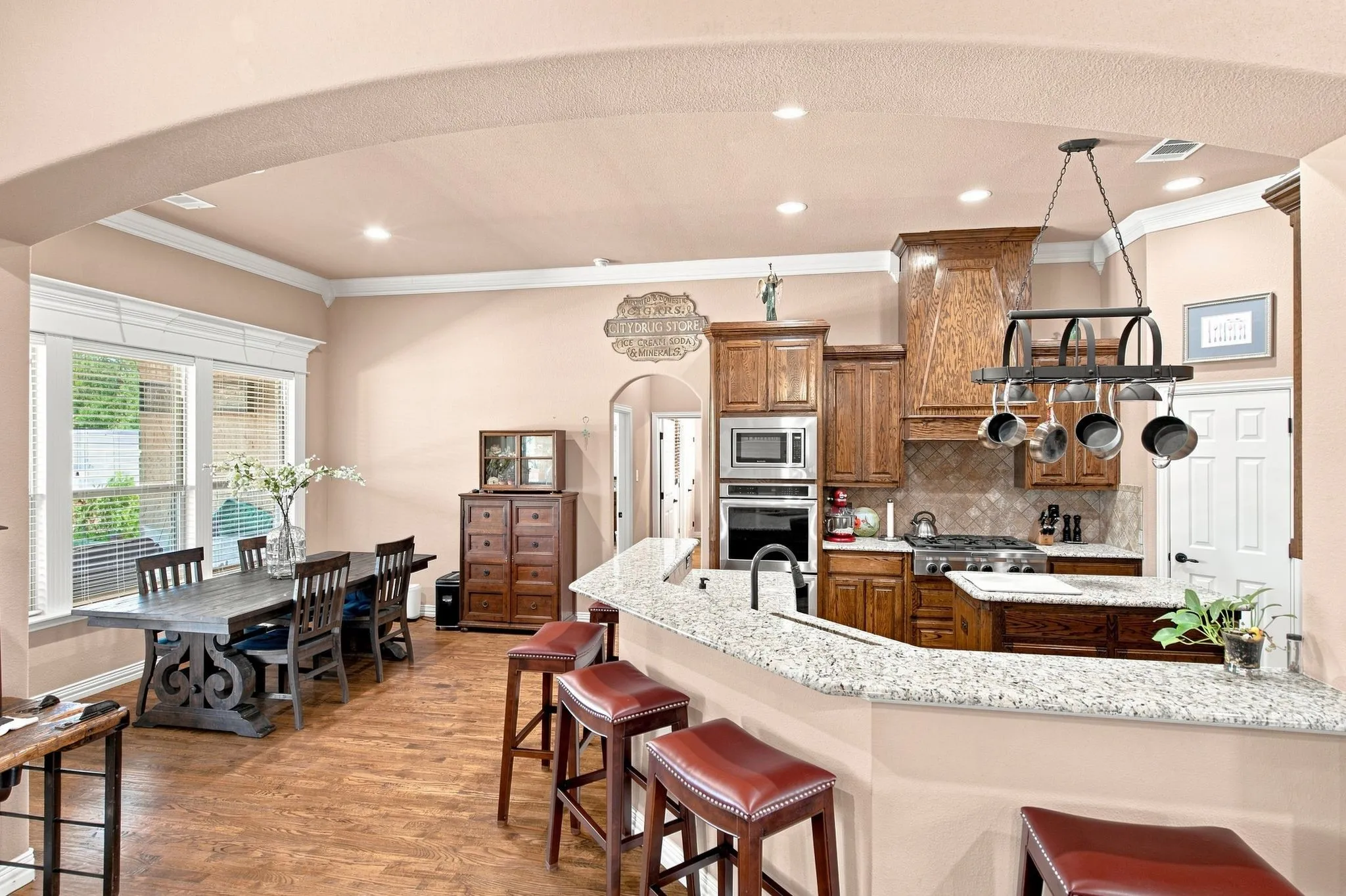 Single Family Residence For Sale in Tarrant County , 911 Tate Street, Mansfield, Texas 76063, 5 Bedroom, 4 Bathroom, 3 Garage spaces, 4,400 Sqft, built in 2014, mls#21366365, Real Estate Agent in Mansfield, Homes For Sale in Tarrant county, Homes For Sale in Mansfield, Realtor in Mansfield Texas, Real Estate Brokerage Independent Realty Texas, Luminita Cordes Realtor