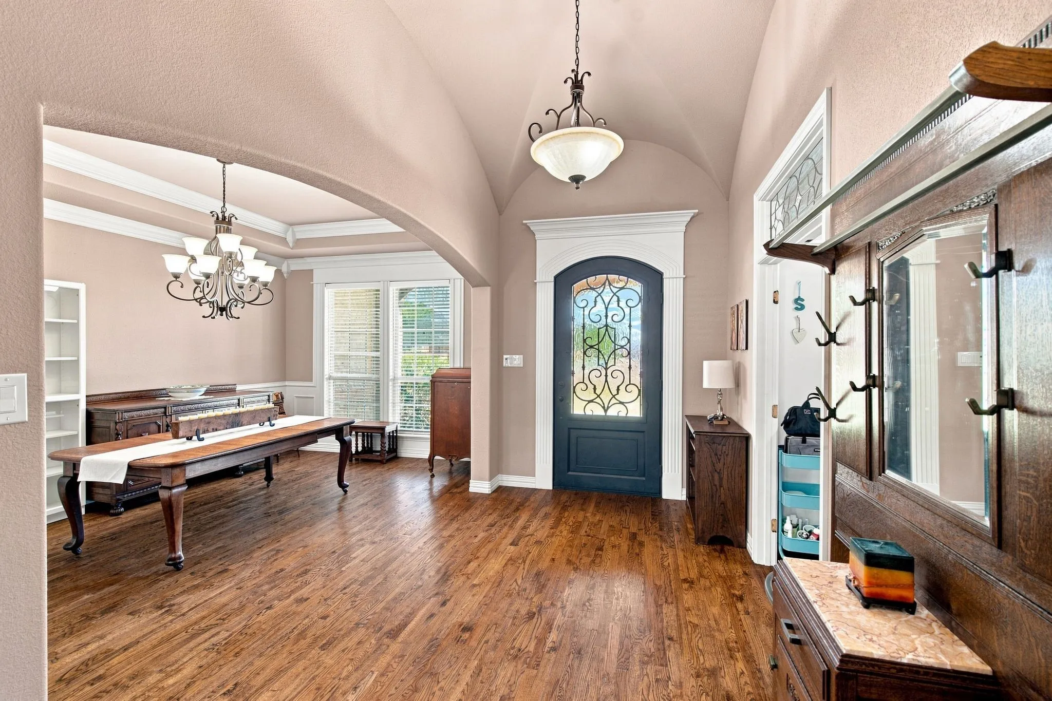 Single Family Residence For Sale in Tarrant County , 911 Tate Street, Mansfield, Texas 76063, 5 Bedroom, 4 Bathroom, 3 Garage spaces, 4,400 Sqft, built in 2014, mls#21366365, Real Estate Agent in Mansfield, Homes For Sale in Tarrant county, Homes For Sale in Mansfield, Realtor in Mansfield Texas, Real Estate Brokerage Independent Realty Texas, Luminita Cordes Realtor