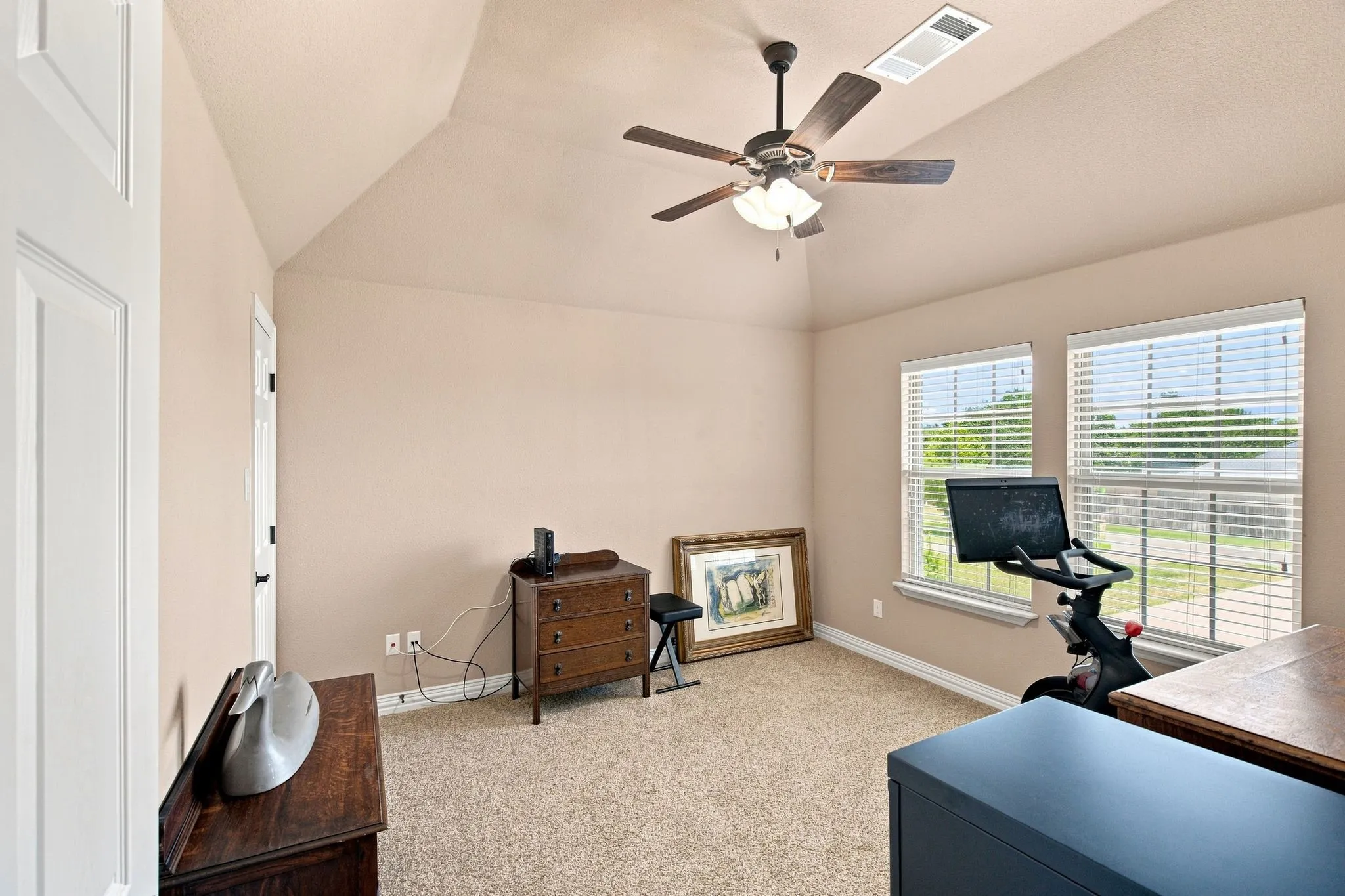 Single Family Residence For Sale in Tarrant County , 911 Tate Street, Mansfield, Texas 76063, 5 Bedroom, 4 Bathroom, 3 Garage spaces, 4,400 Sqft, built in 2014, mls#21366365, Real Estate Agent in Mansfield, Homes For Sale in Tarrant county, Homes For Sale in Mansfield, Realtor in Mansfield Texas, Real Estate Brokerage Independent Realty Texas, Luminita Cordes Realtor
